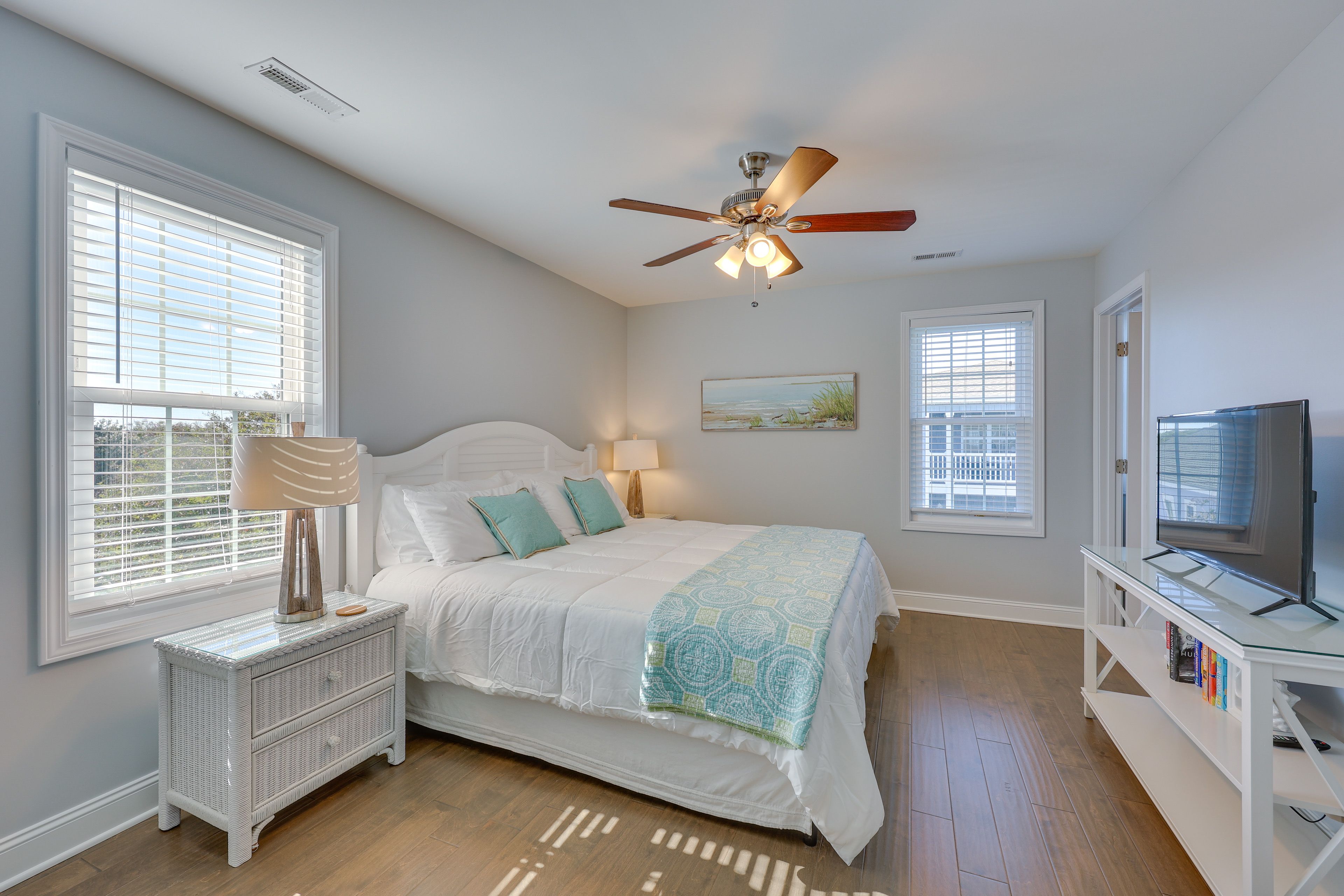 Bedroom 2 | King Bed | En-Suite Bathroom | 3rd Floor