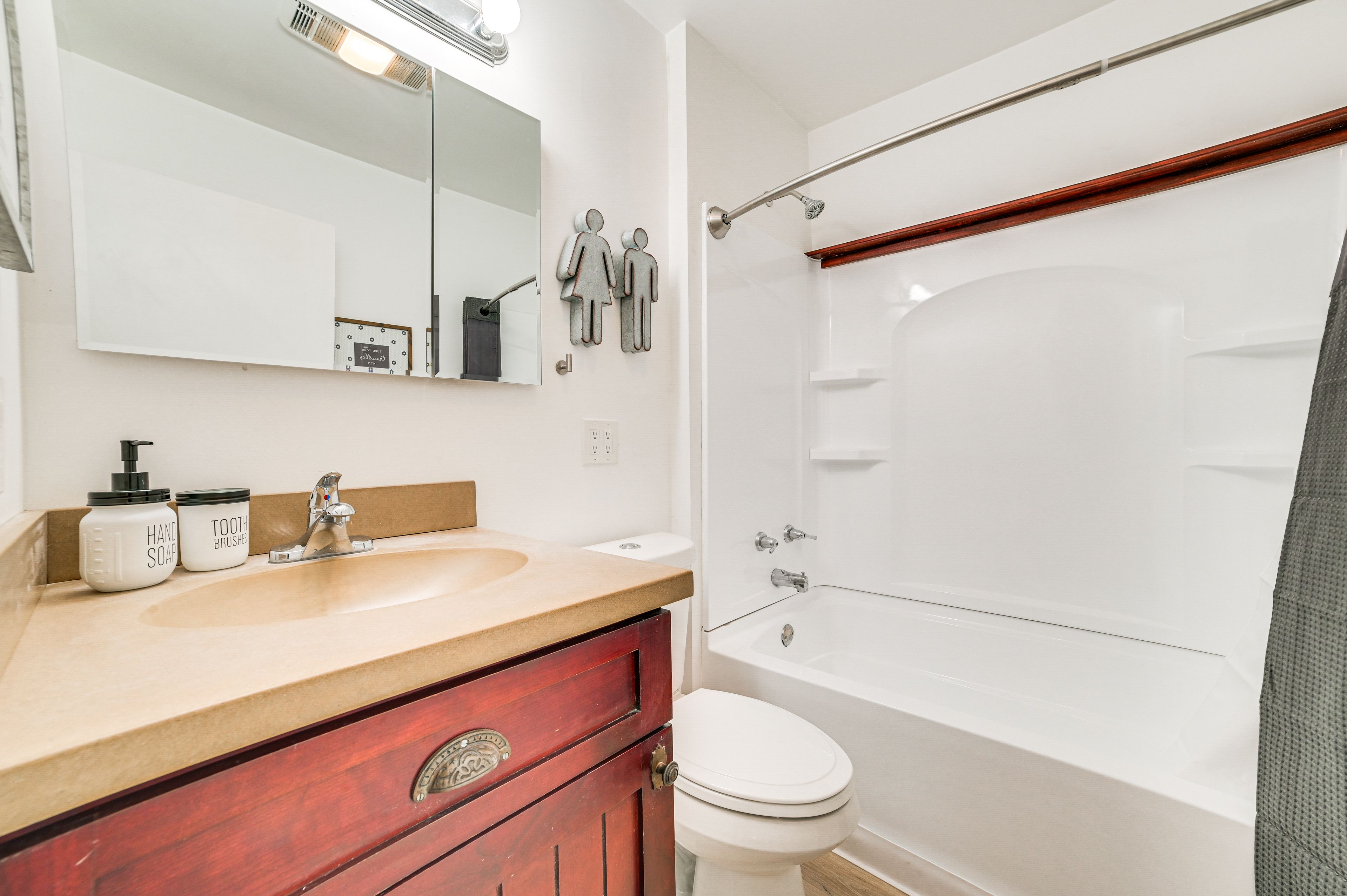 Bathroom | Main Level
