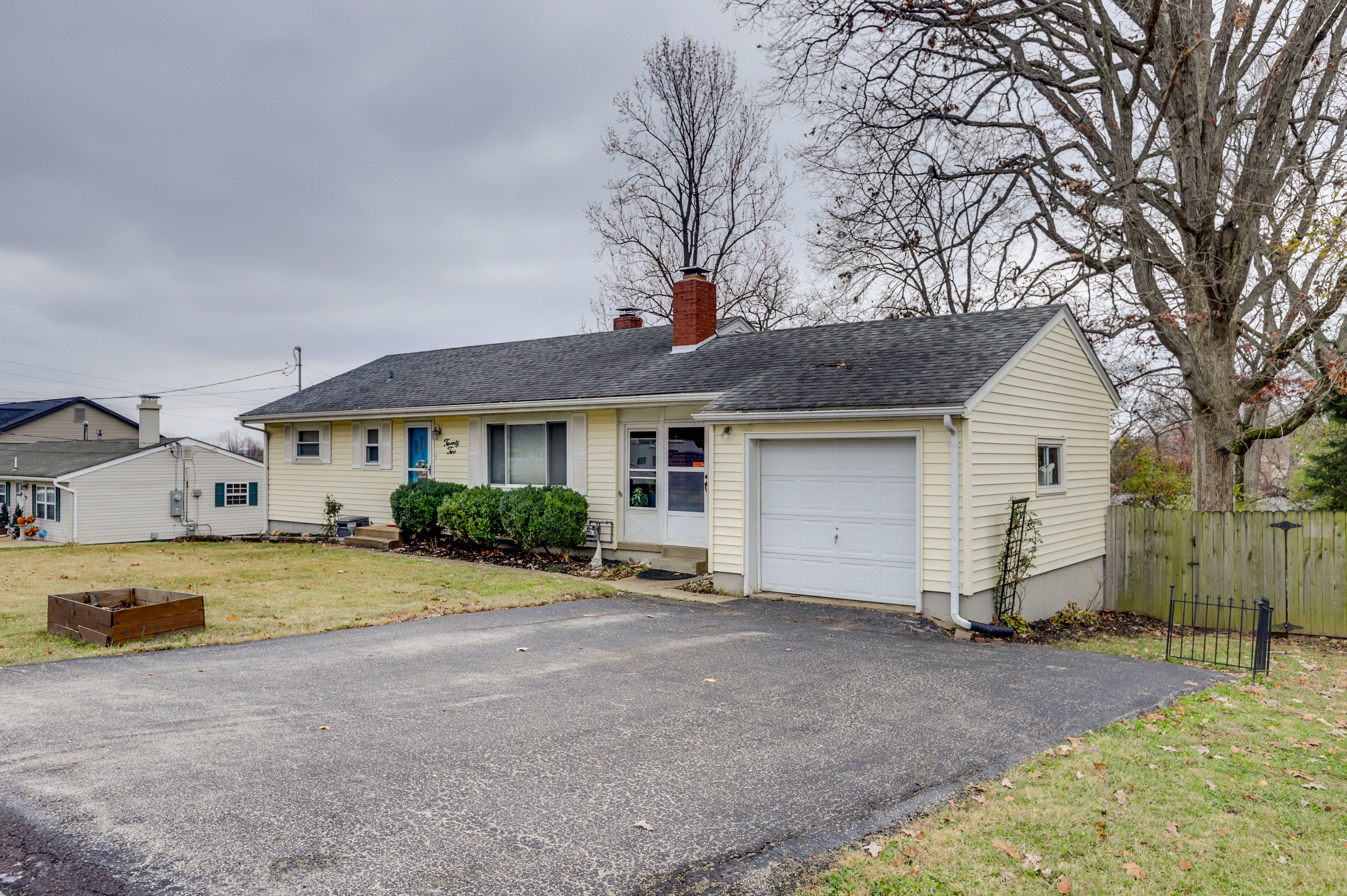 Parking | Driveway (2 Vehicles)