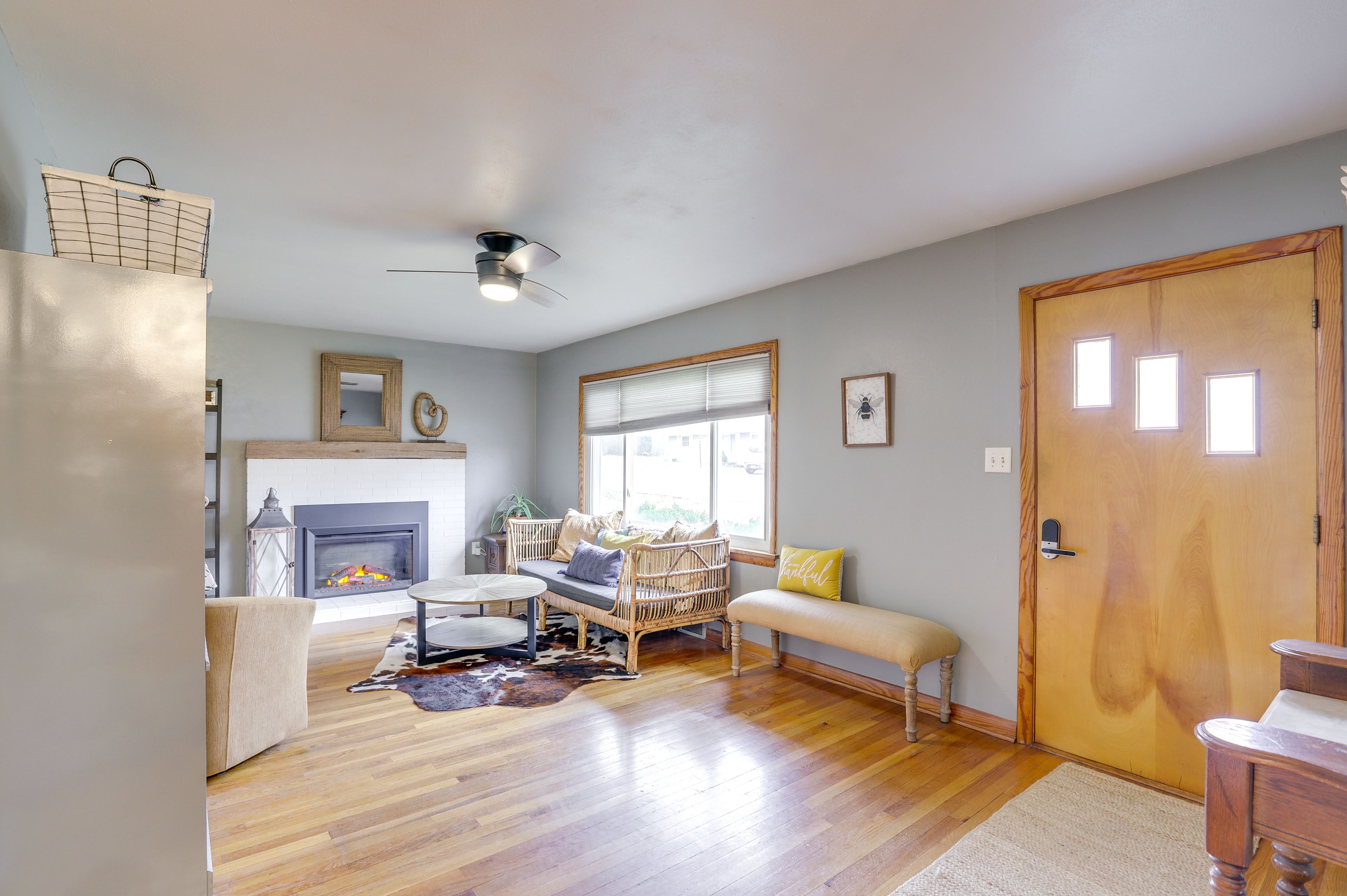 Living Area | Fireplace | Books