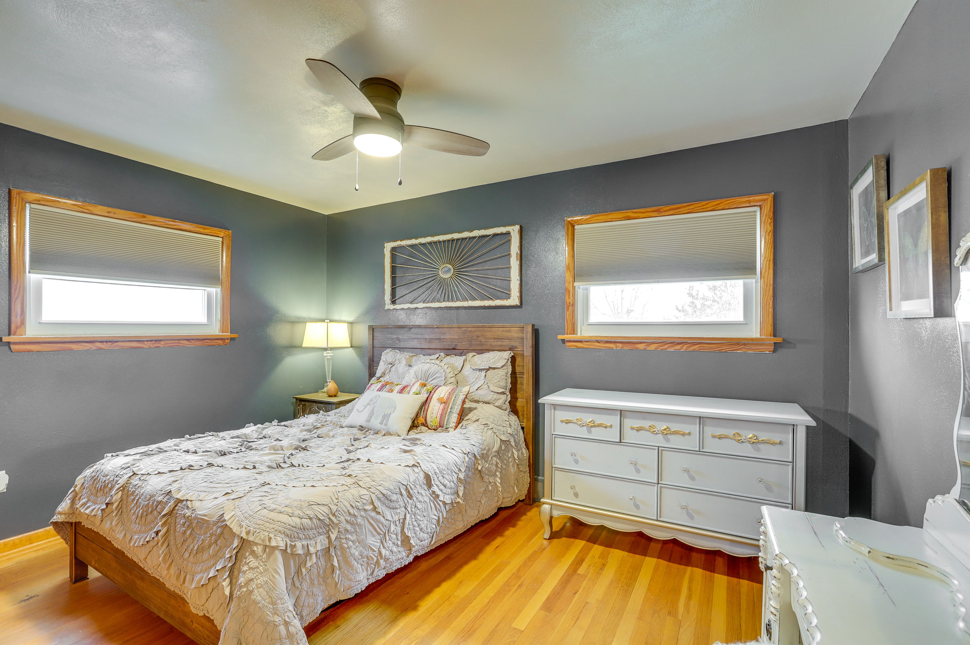 Bedroom 1 | Queen Bed | 1st Floor