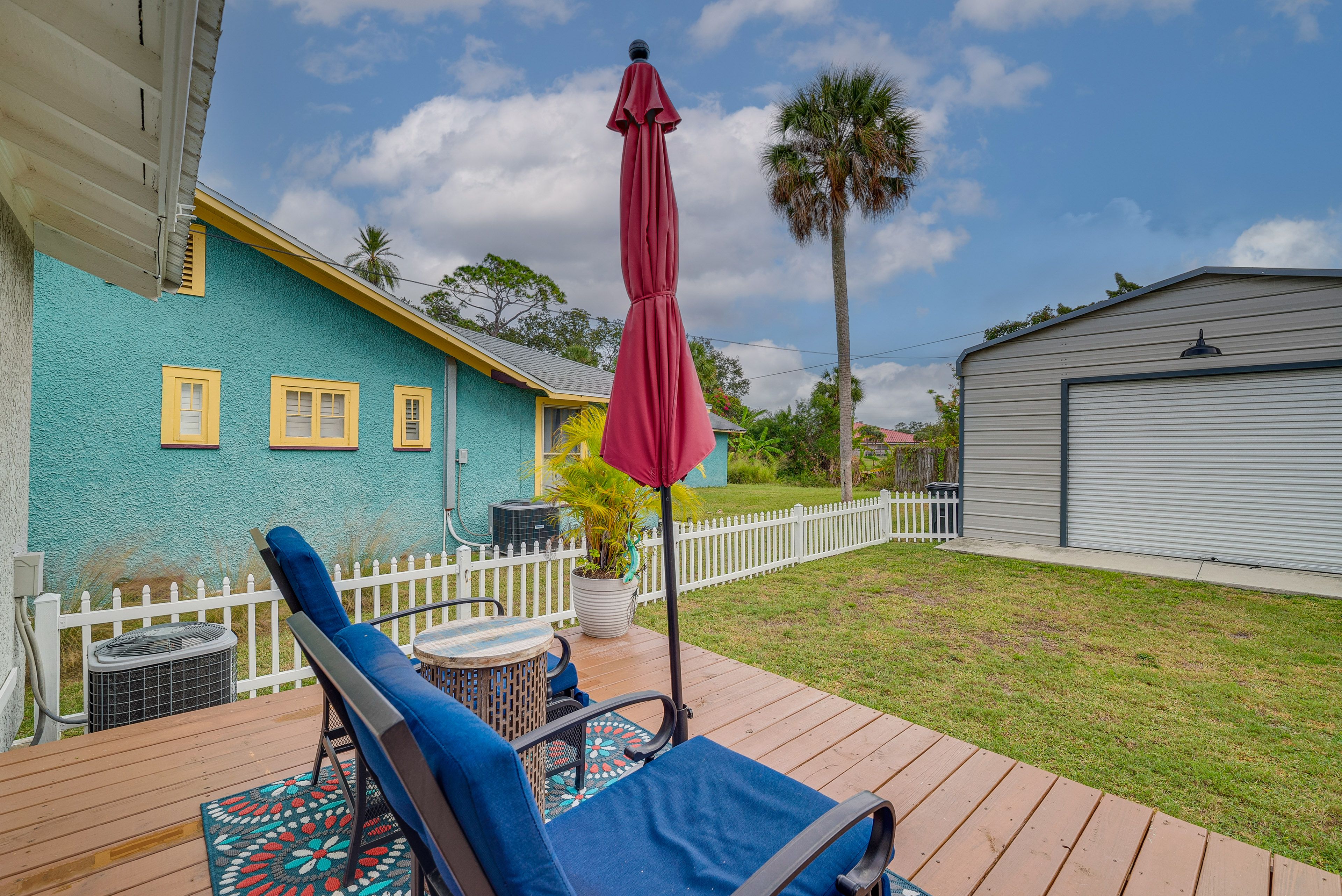 Private Patio w/ Seating