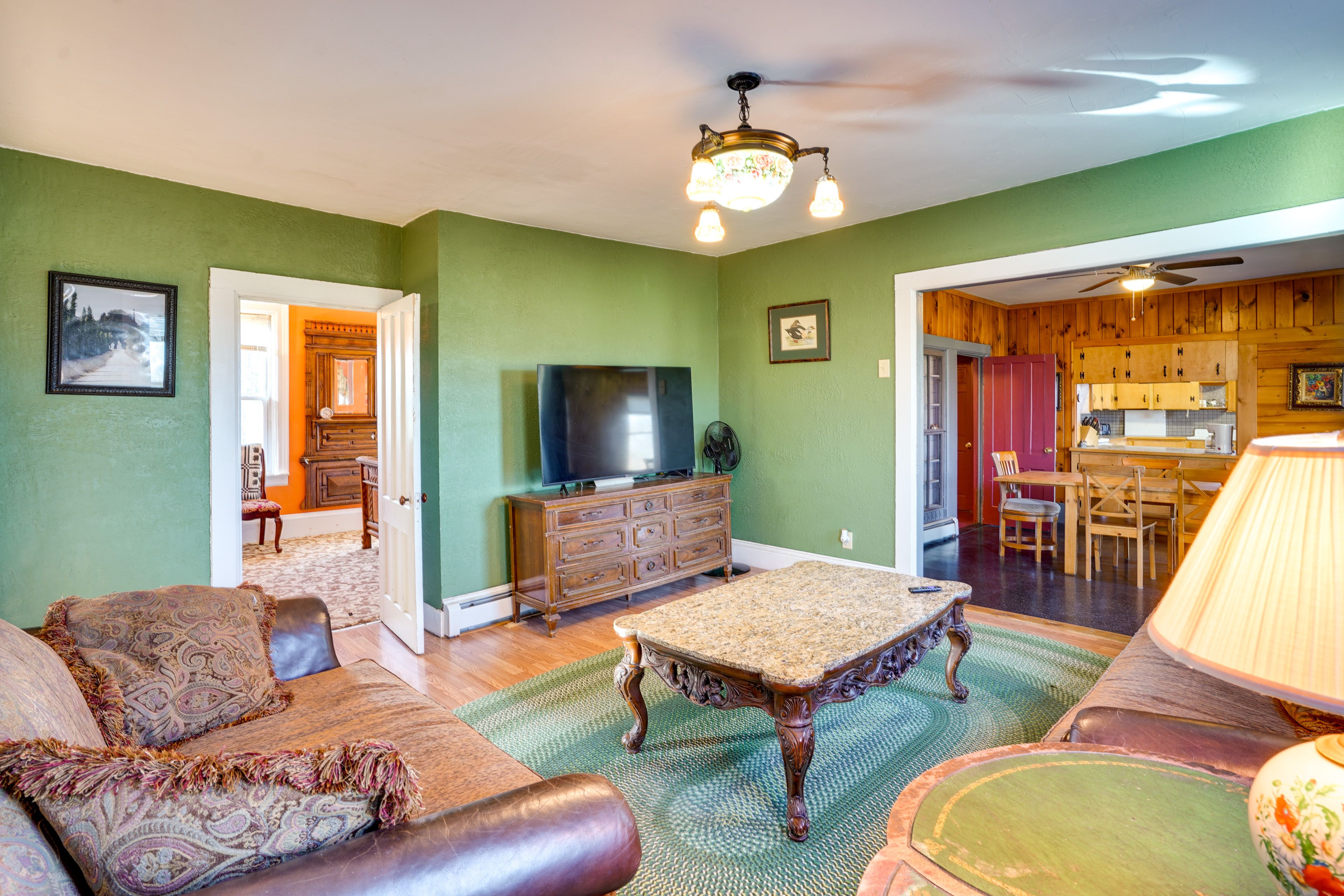 Living Room | Smart TV
