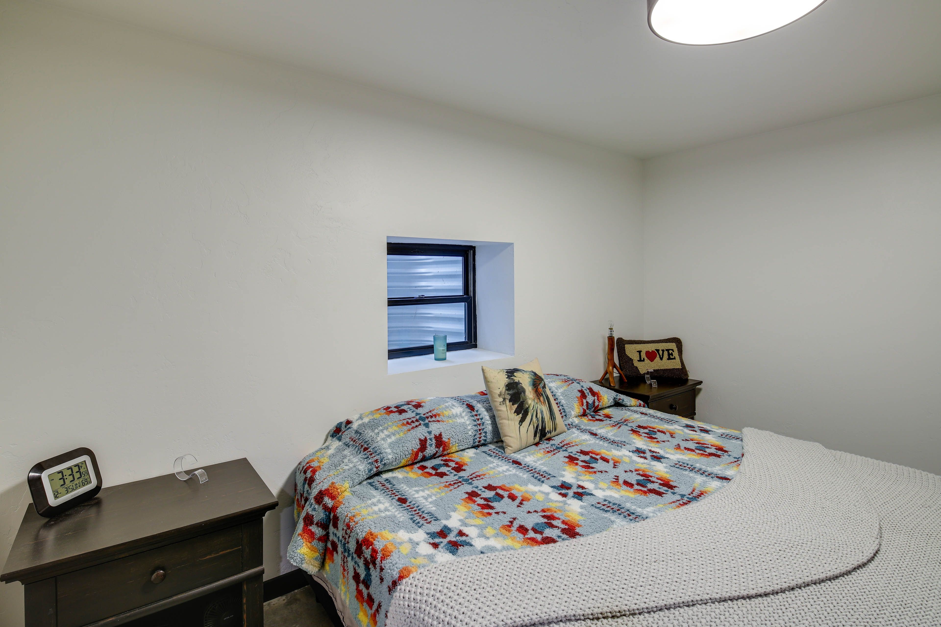 Bedroom 2 | King Bed | Ground Floor