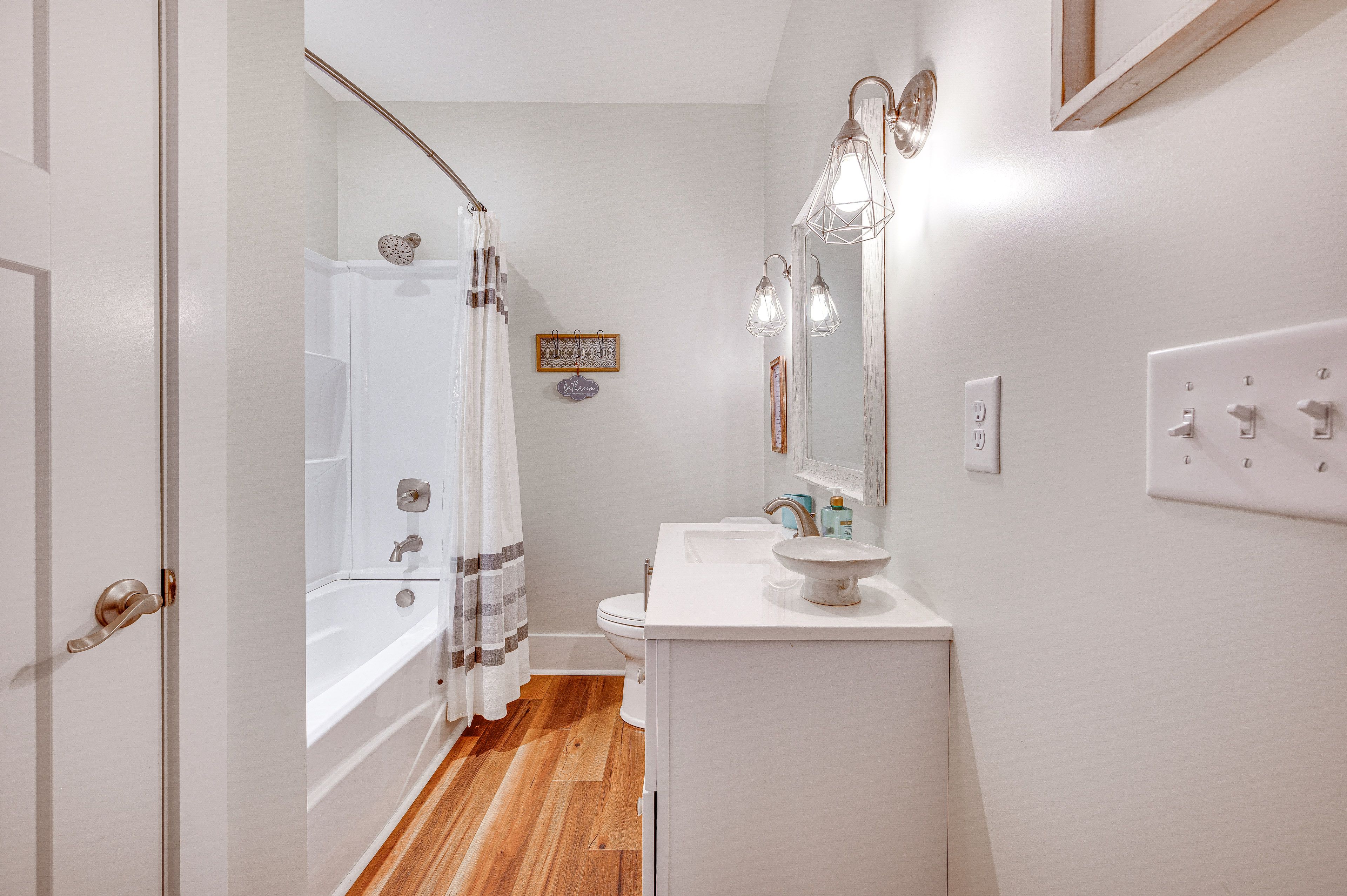 En-Suite Bathroom | 1st Floor | Towels Provided