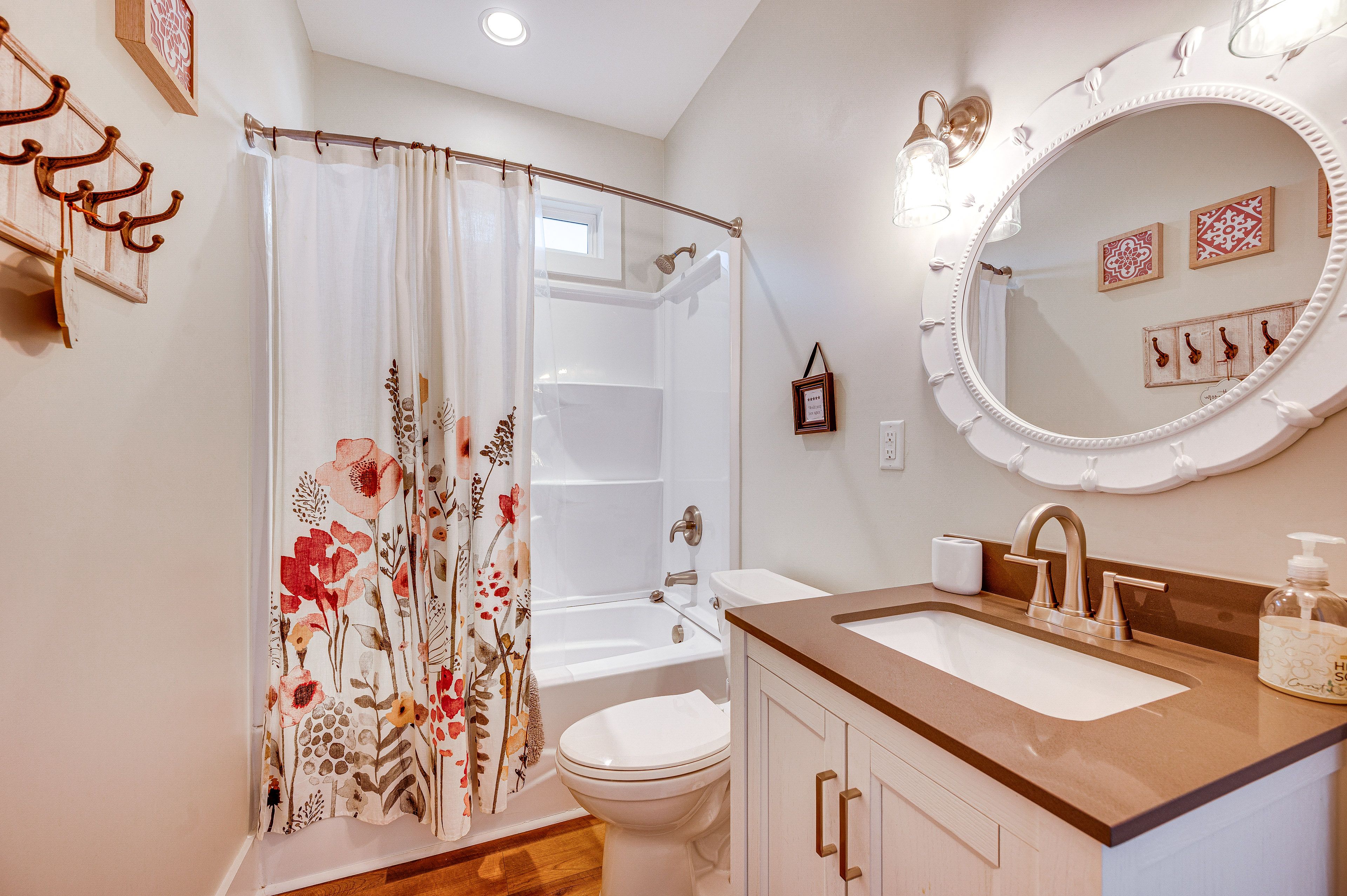 Full Bathroom | 1st Floor