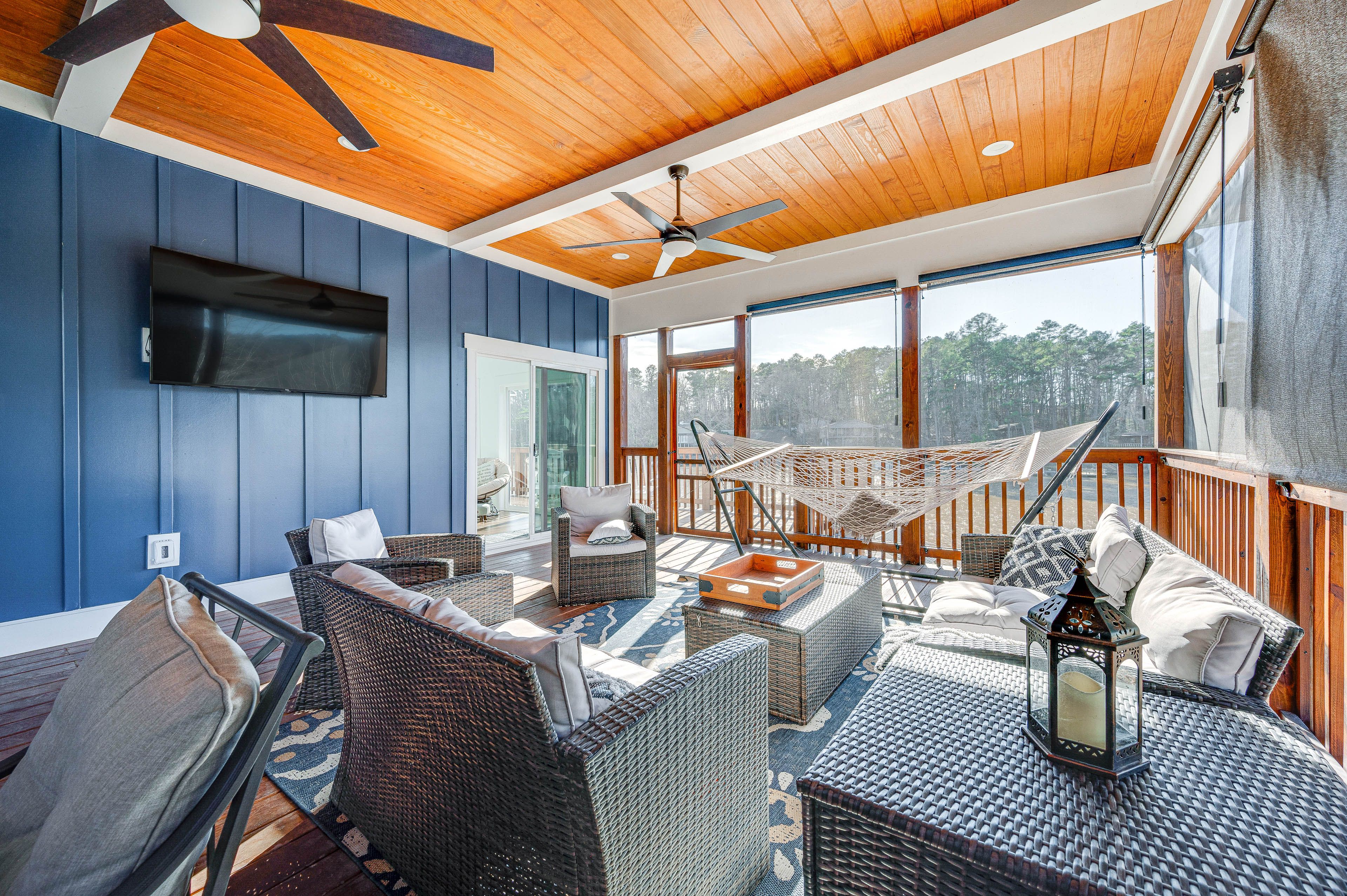 Screened Porch | Hammock | Smart TV | Lake View