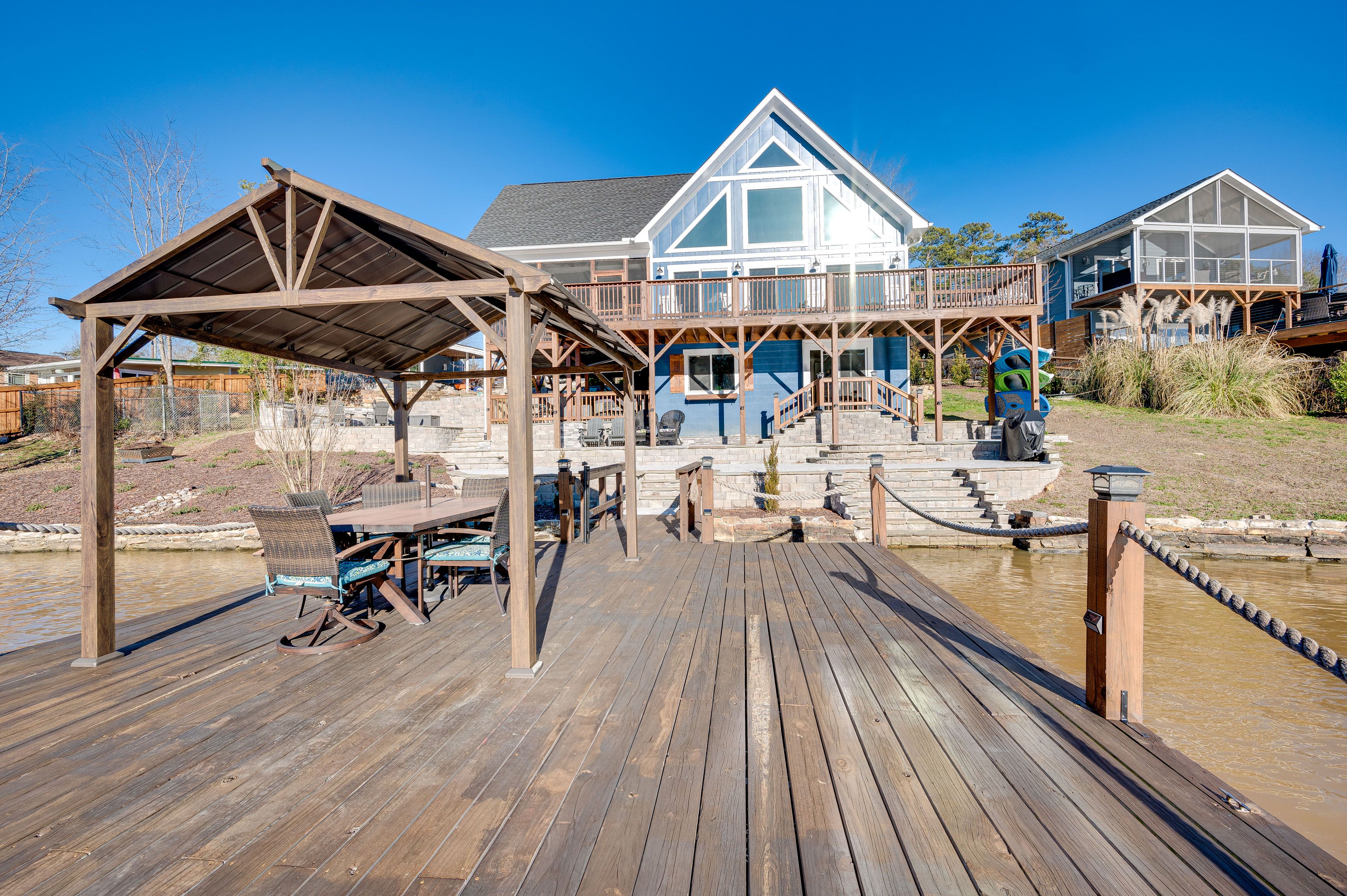 Private Boat Dock | Outdoor Dining Area