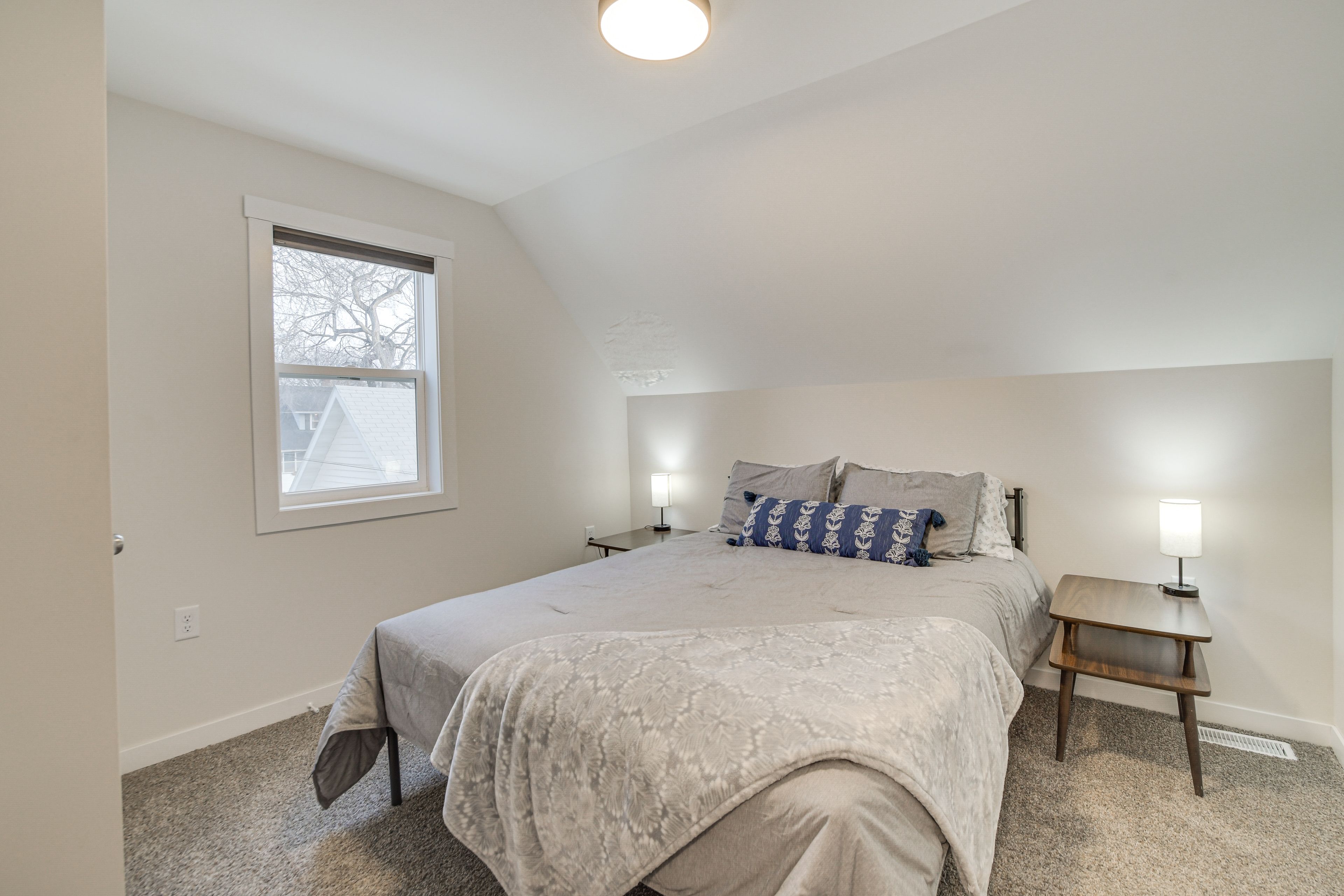 Bedroom 2 | Queen Bed | 2nd Floor
