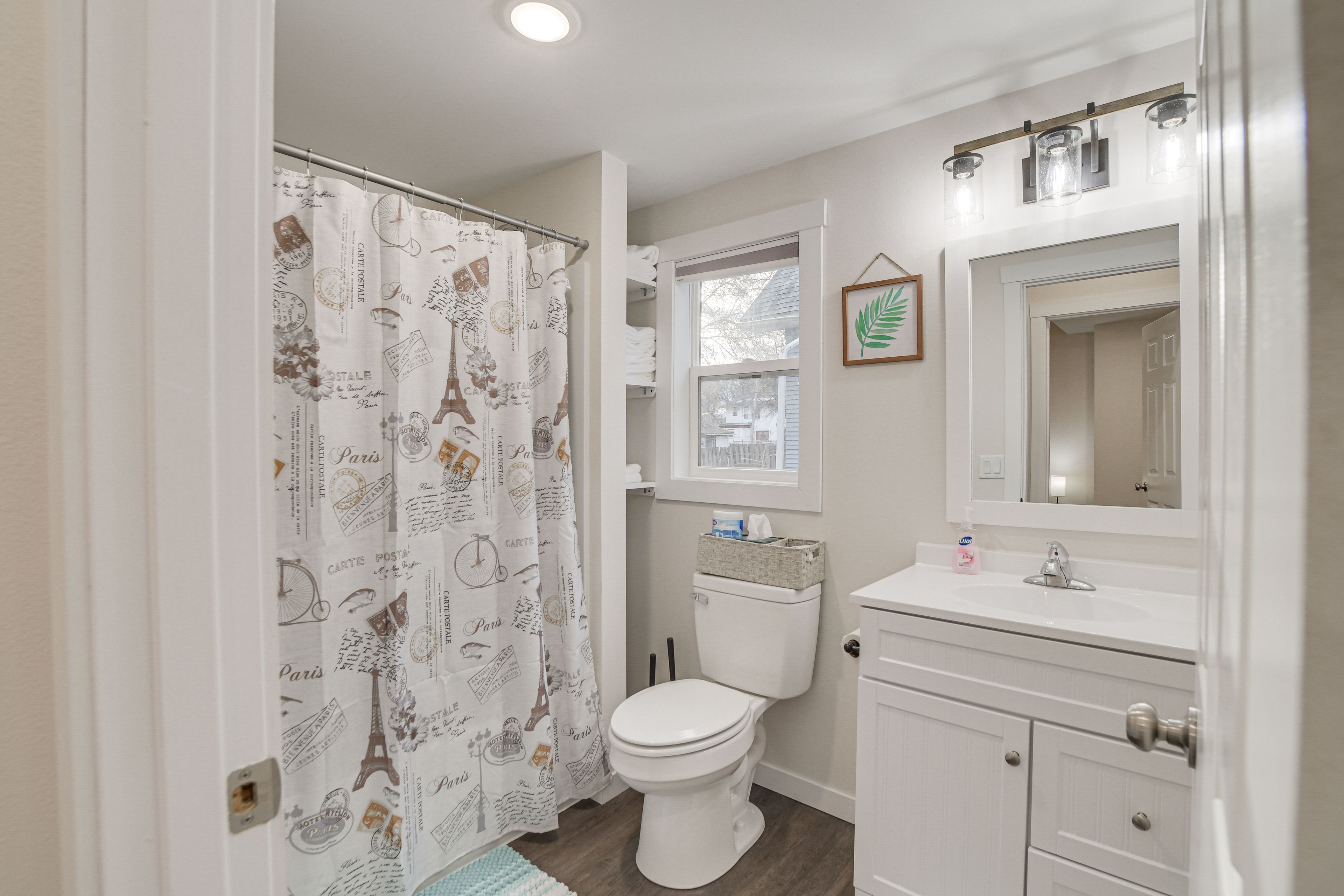 Full Bathroom | 1st Floor | Hair Dryer