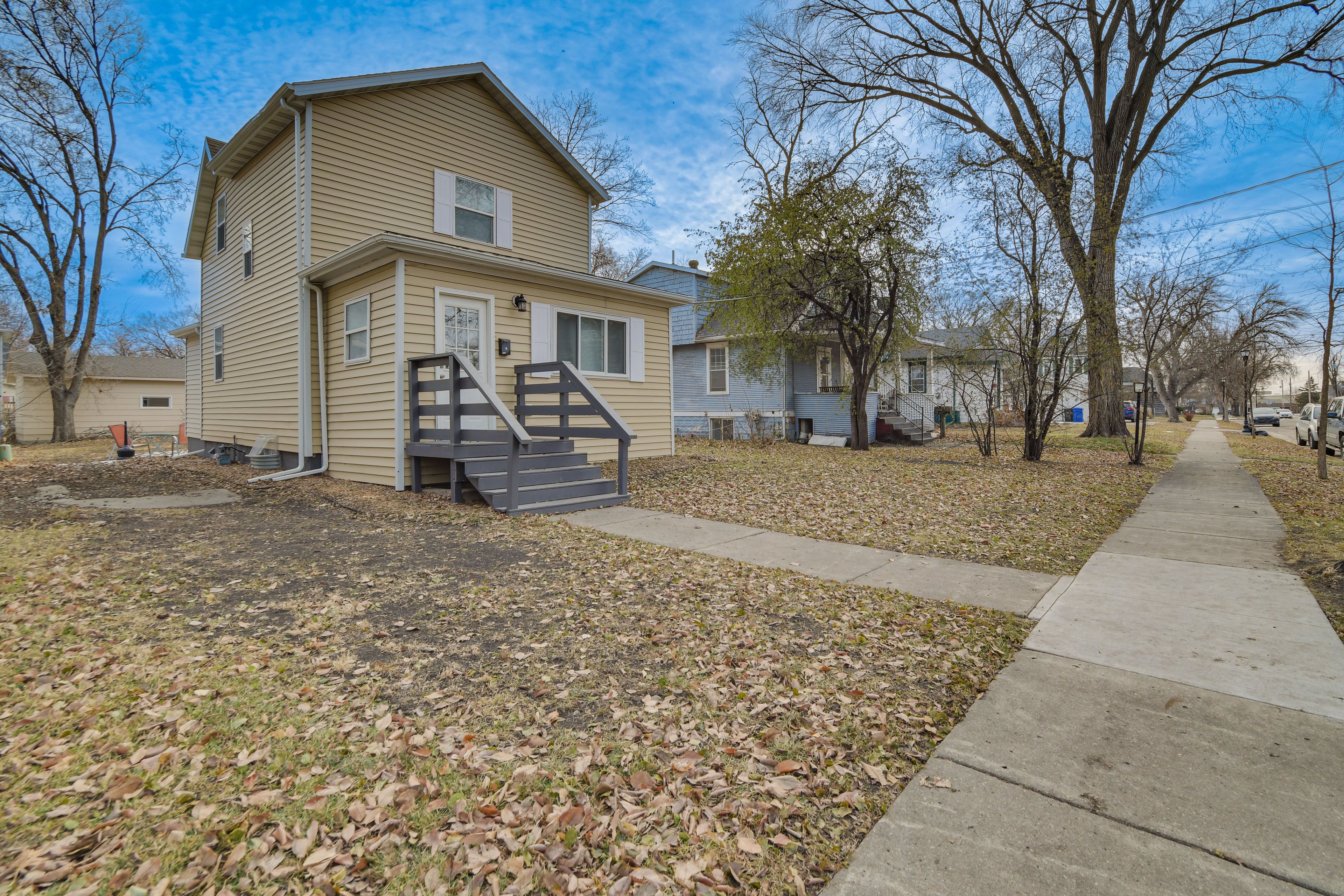 Exterior | Driveway (1 Vehicle) | Free Street Parking (Limited in Winter)
