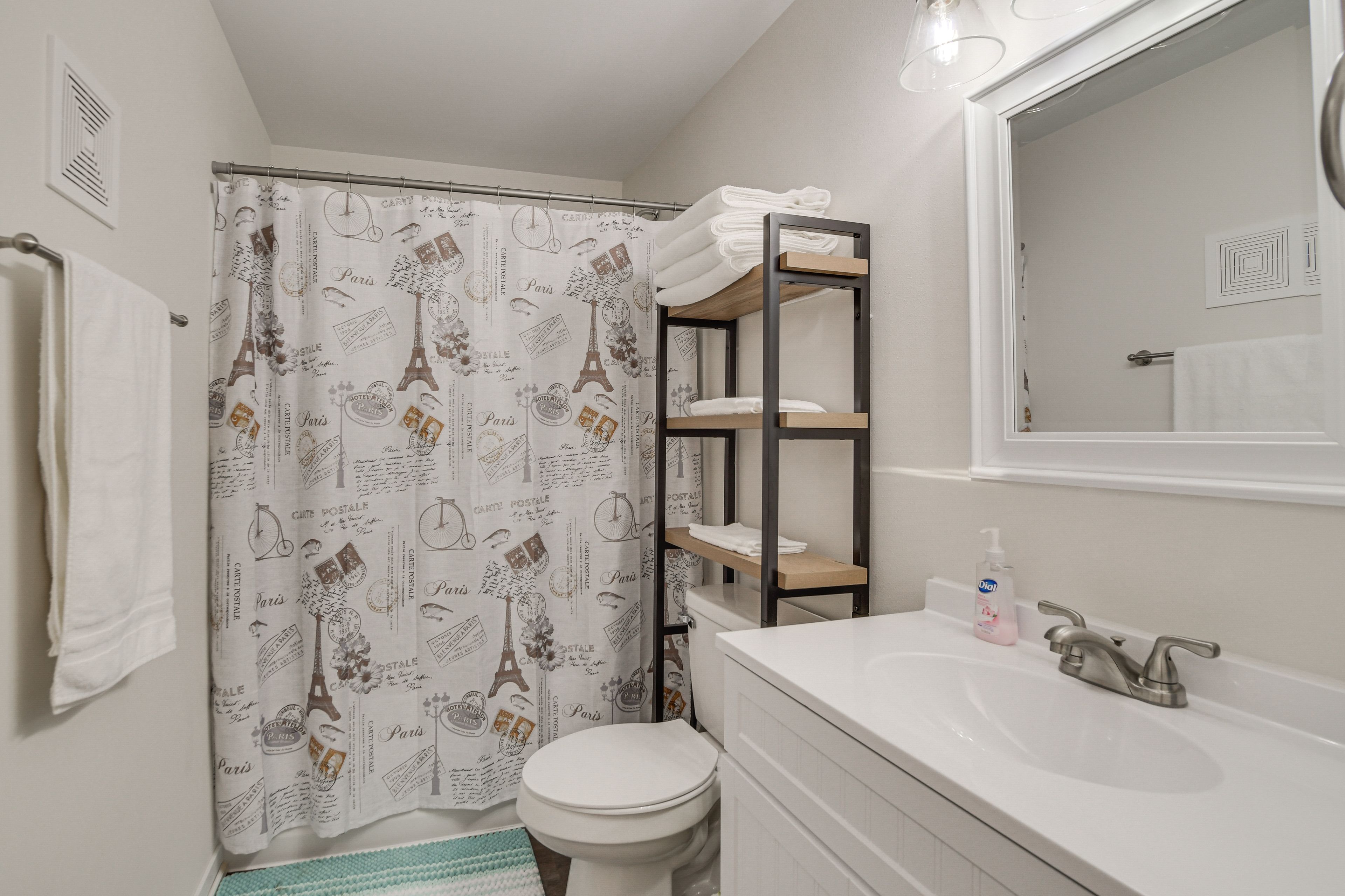 Full Bathroom | 2nd Floor
