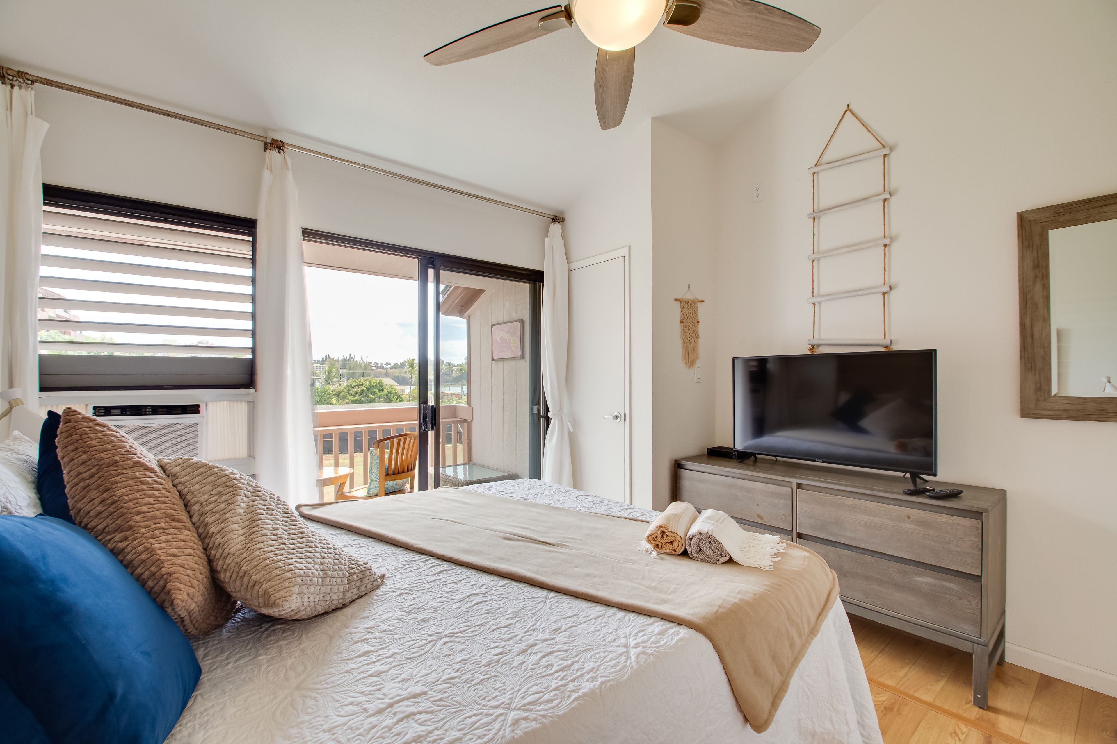 Bedroom 1 | 2nd Floor | Queen Bed | Linens Provided | Smart TV