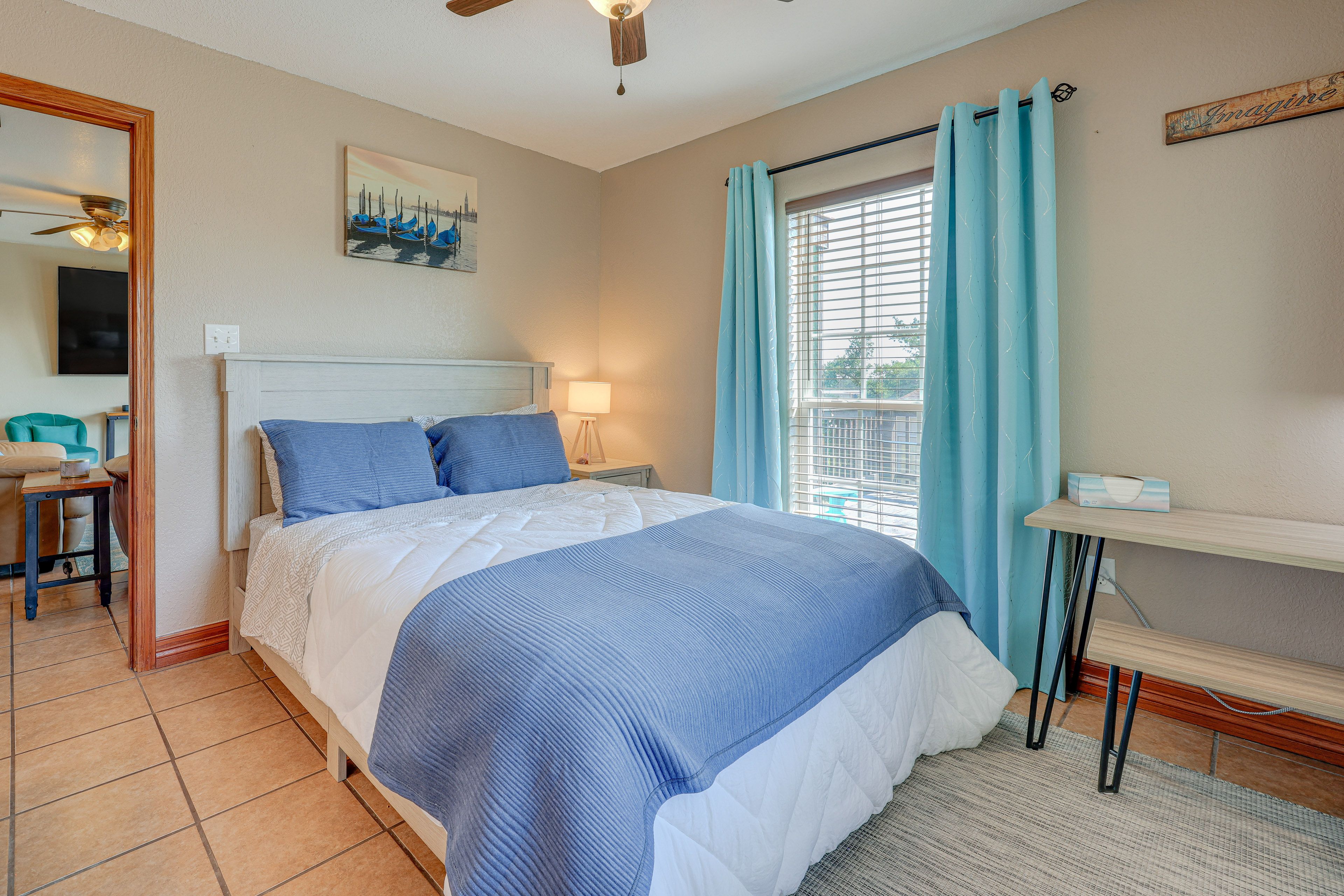 Bedroom 2 | Queen Bed | 1st Floor