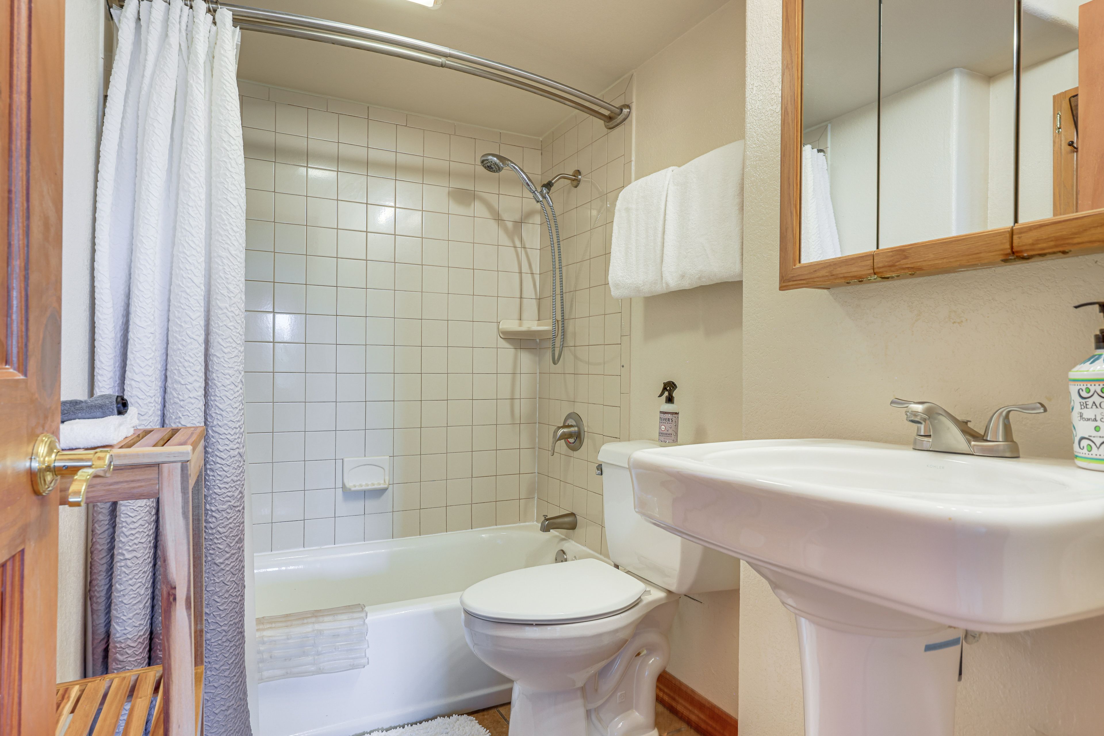 Full Bathroom | 1st Floor