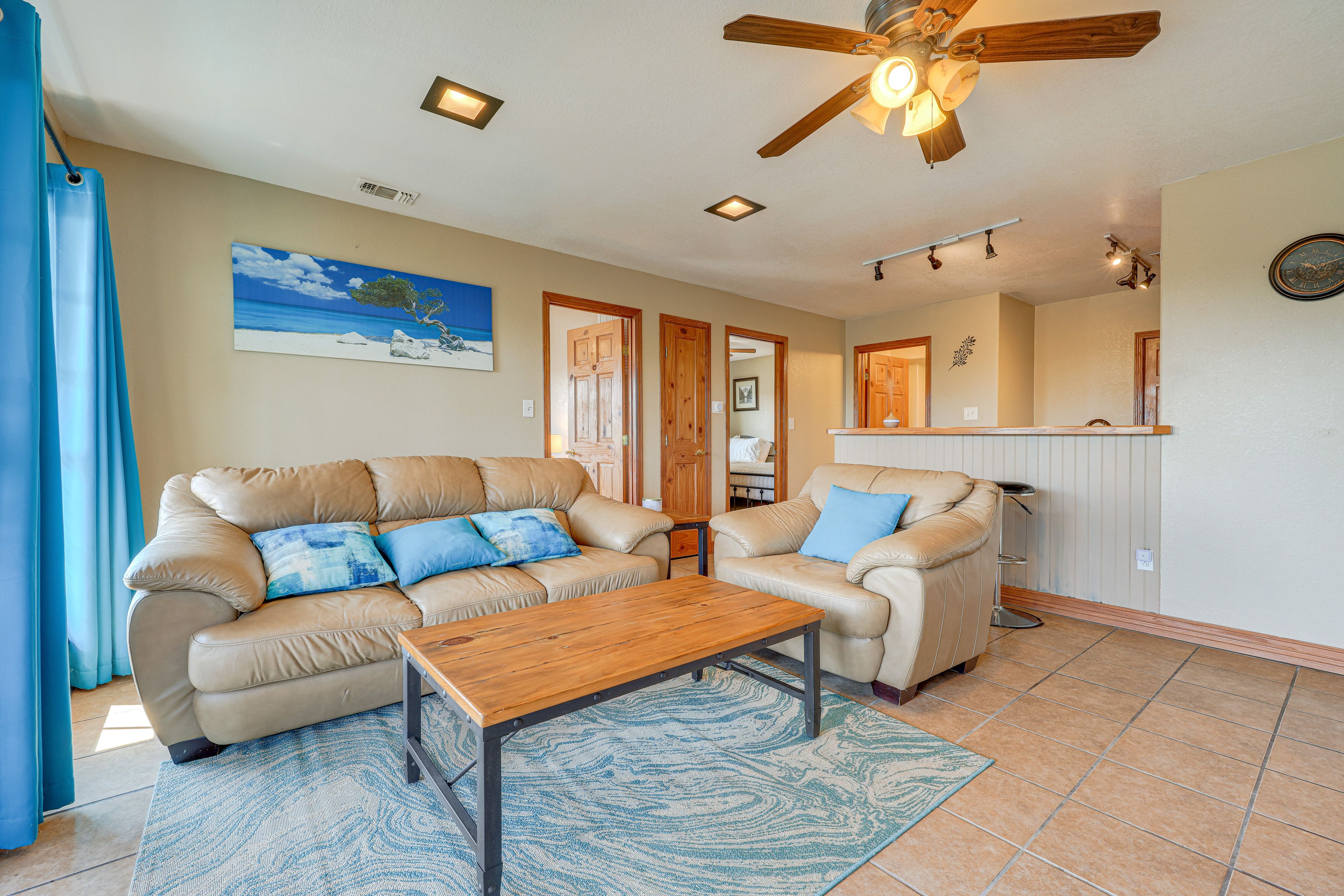 Downstairs Living Room | Smart TV | 1st Floor