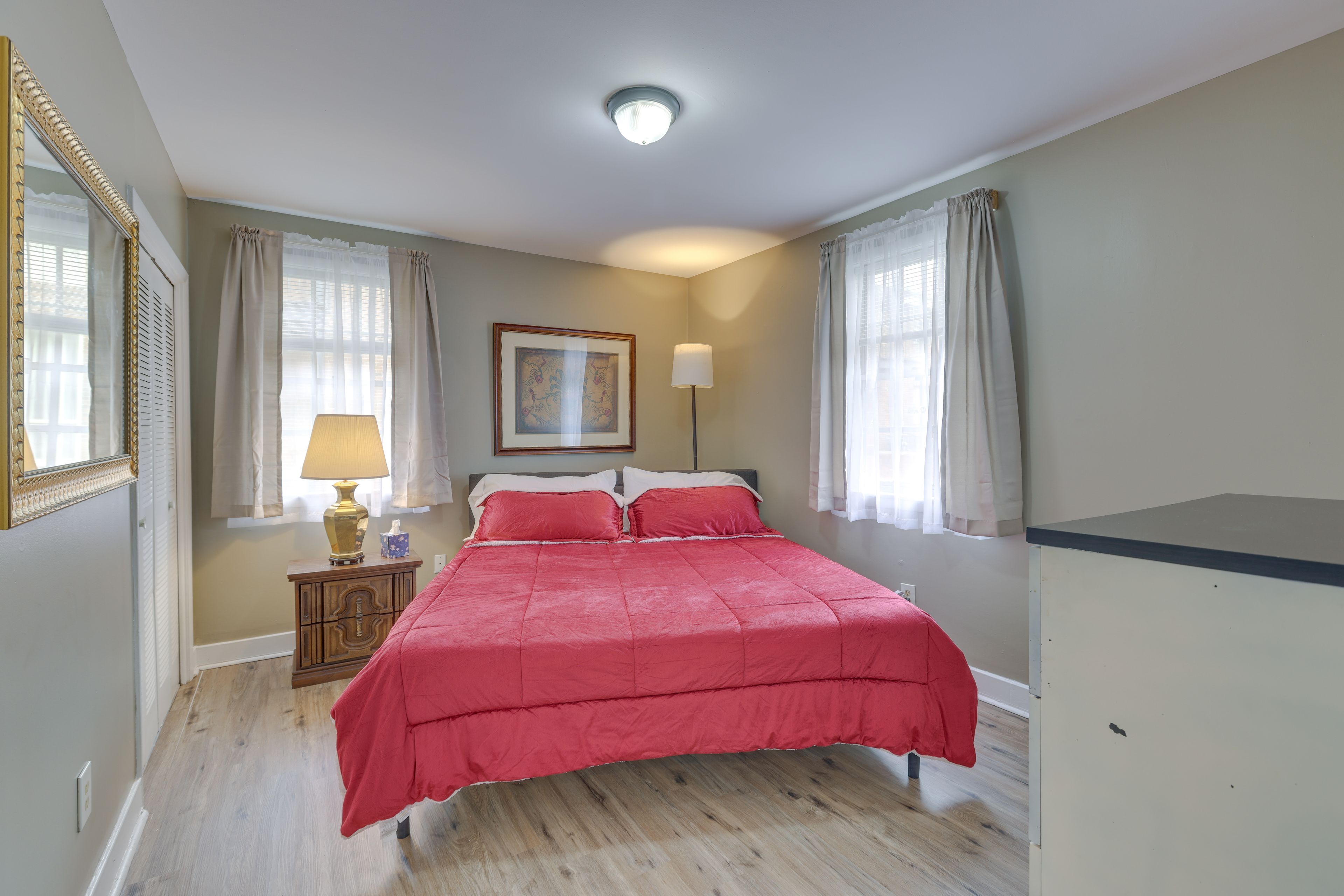 Bedroom 1 | King Bed