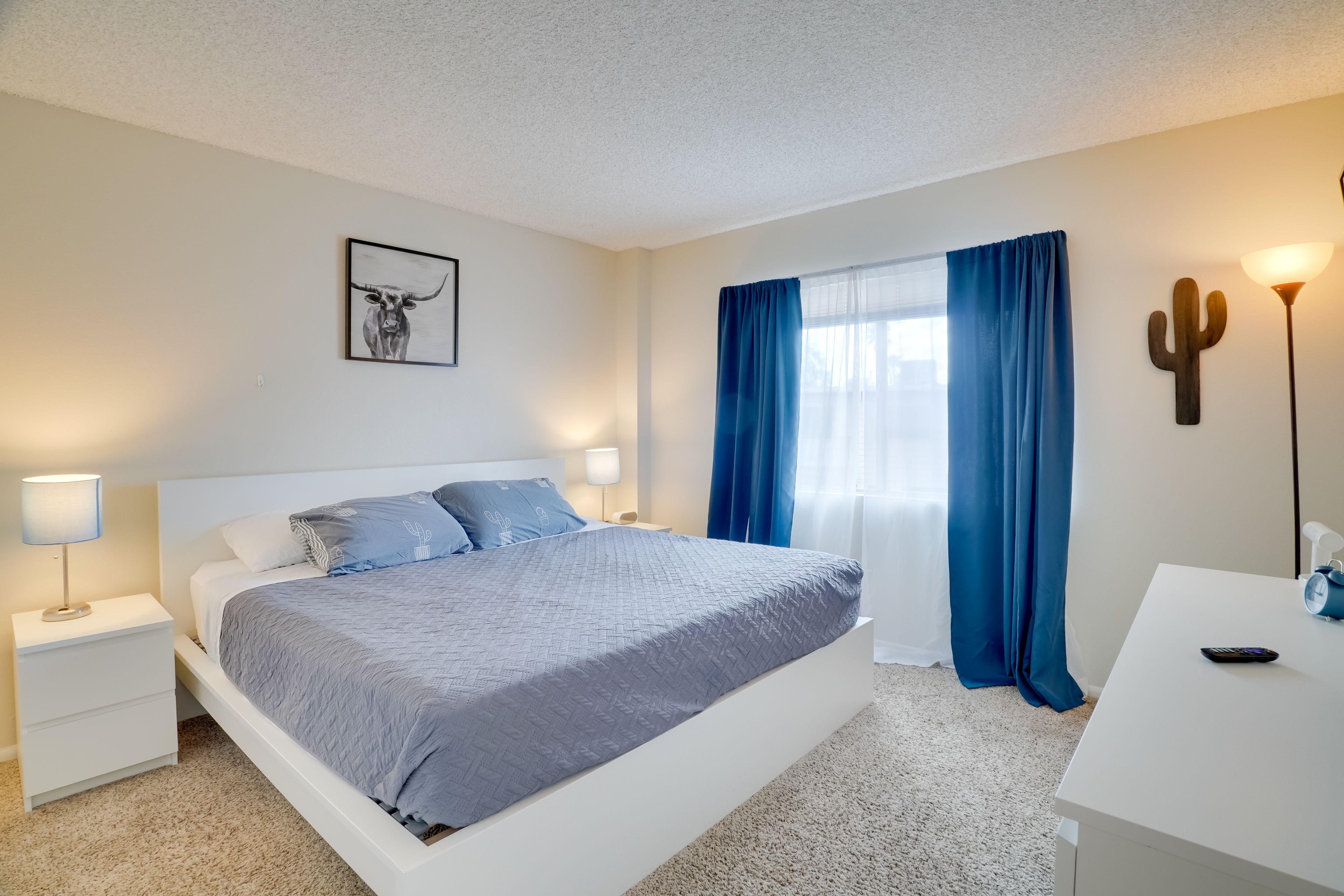 Bedroom 1 | King Bed