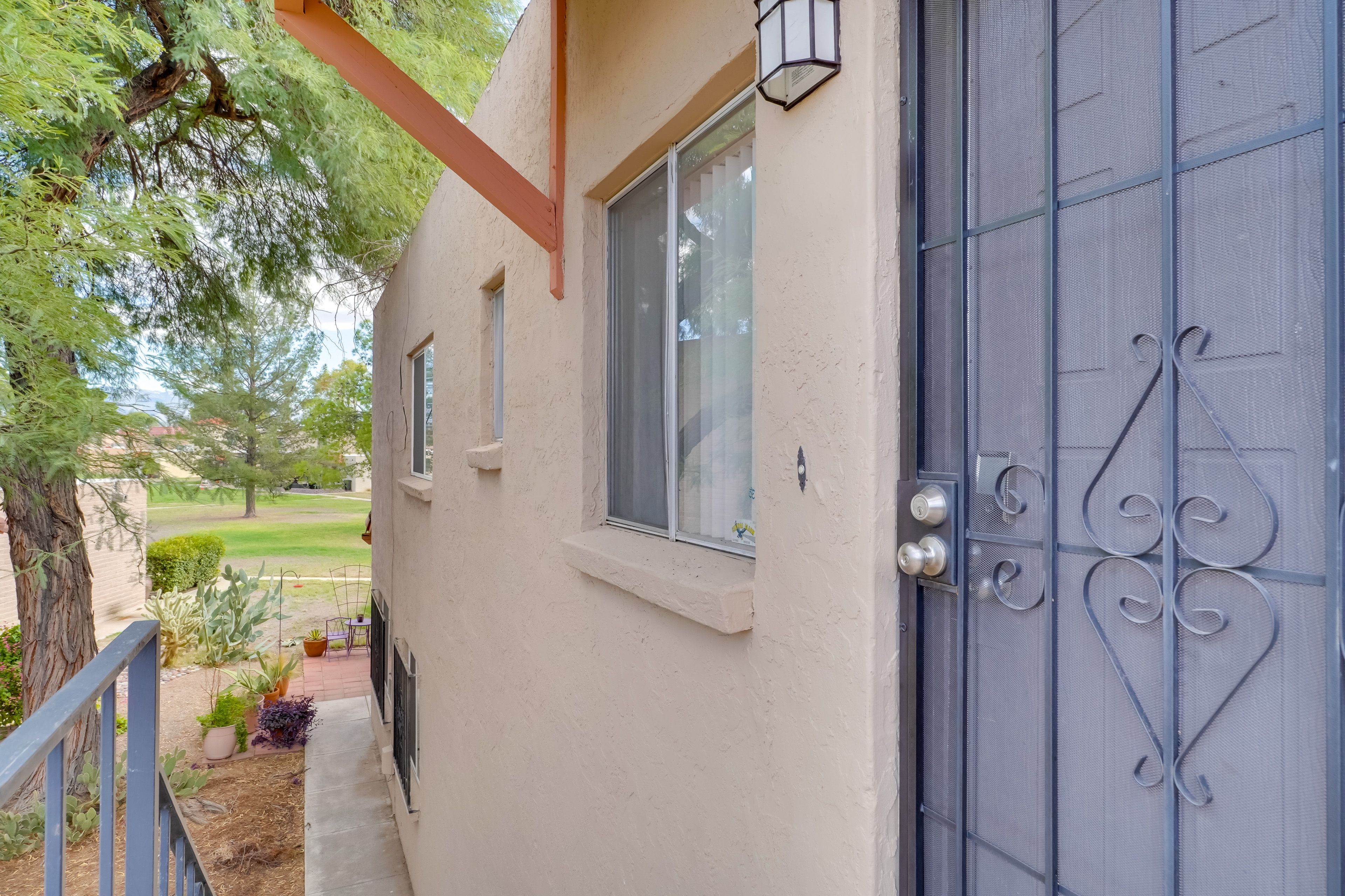 Condo Exterior | Entry