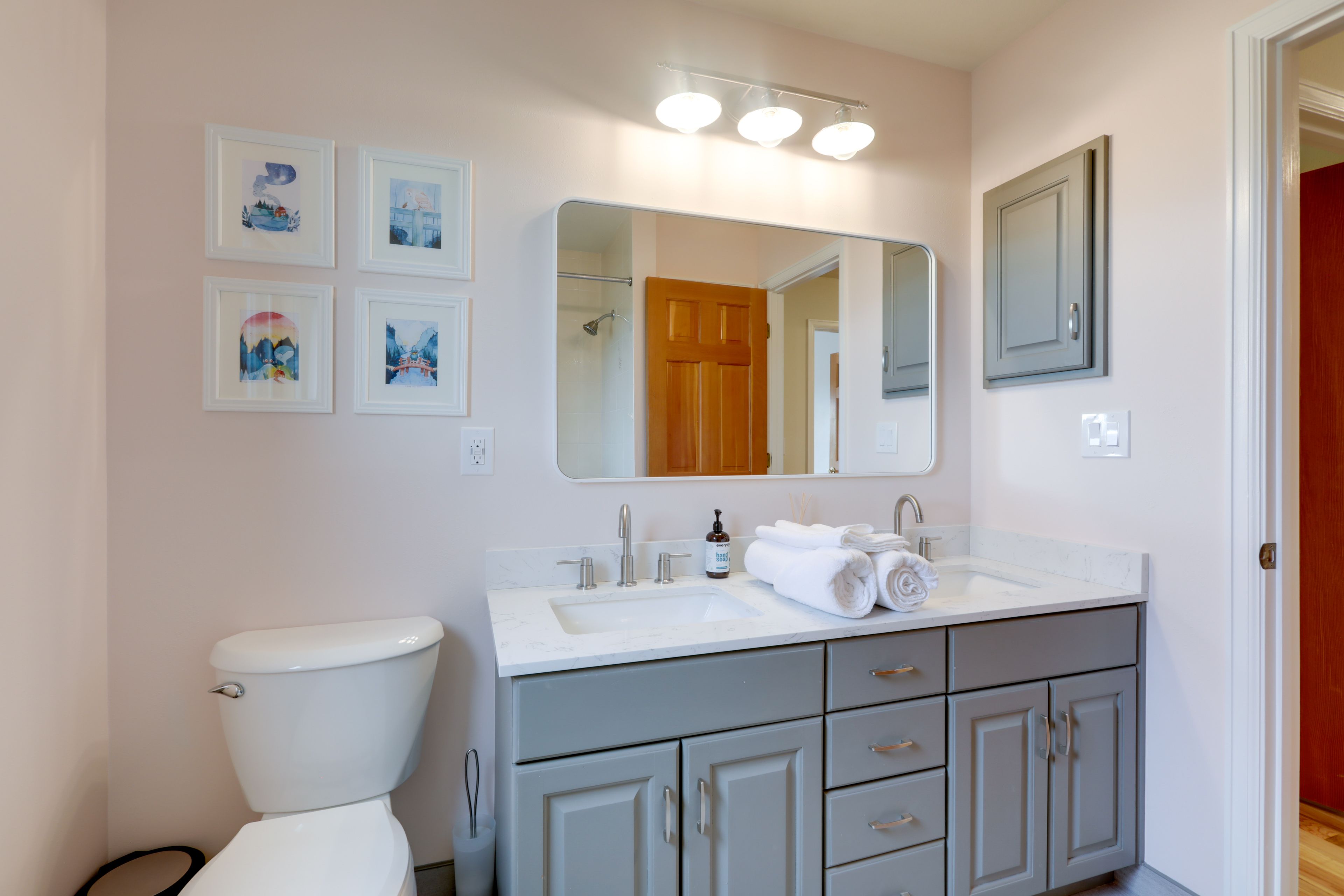 Half Bathroom | 2nd Floor