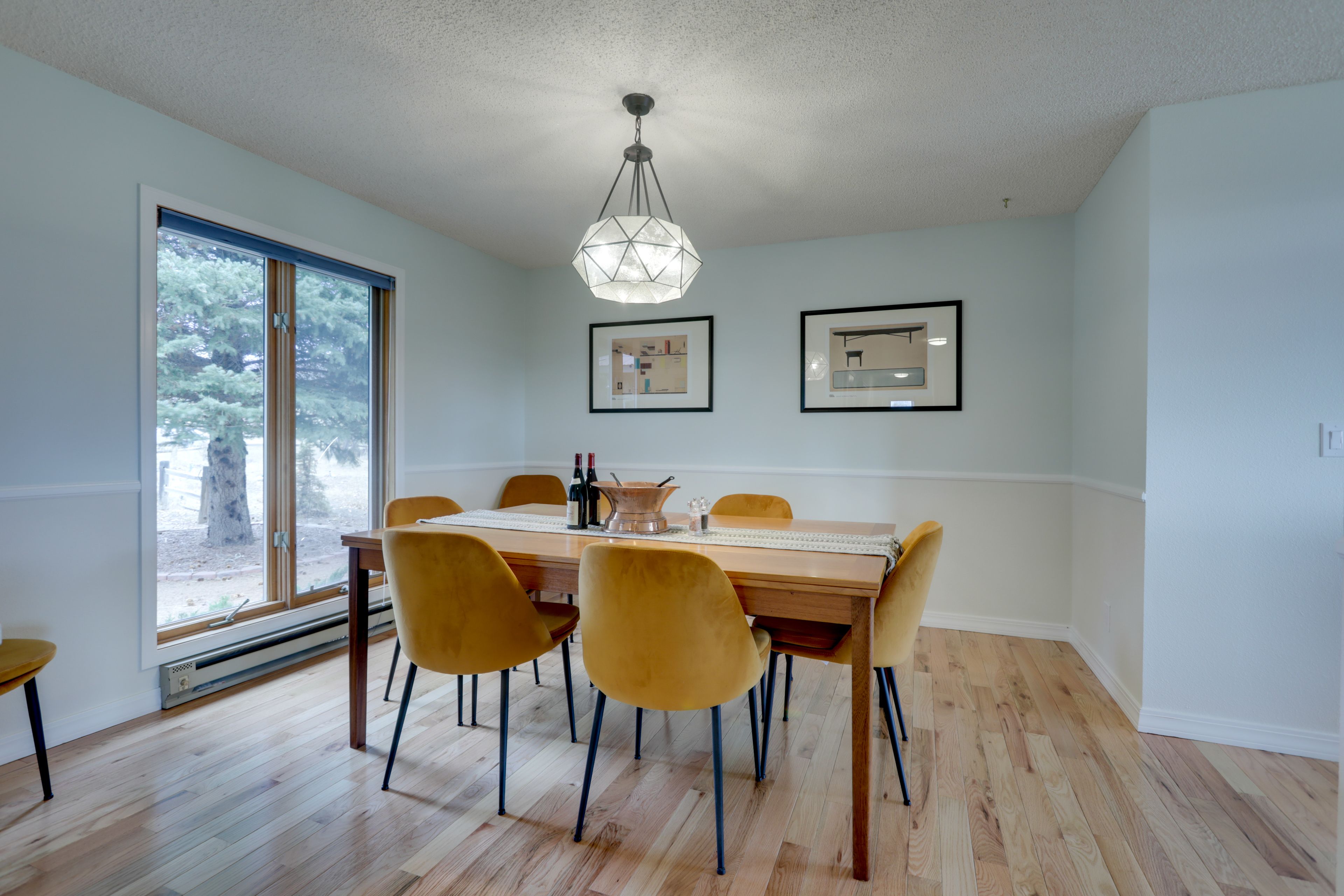 Dining Area | Dishware/Flatware Provided | 2nd Floor