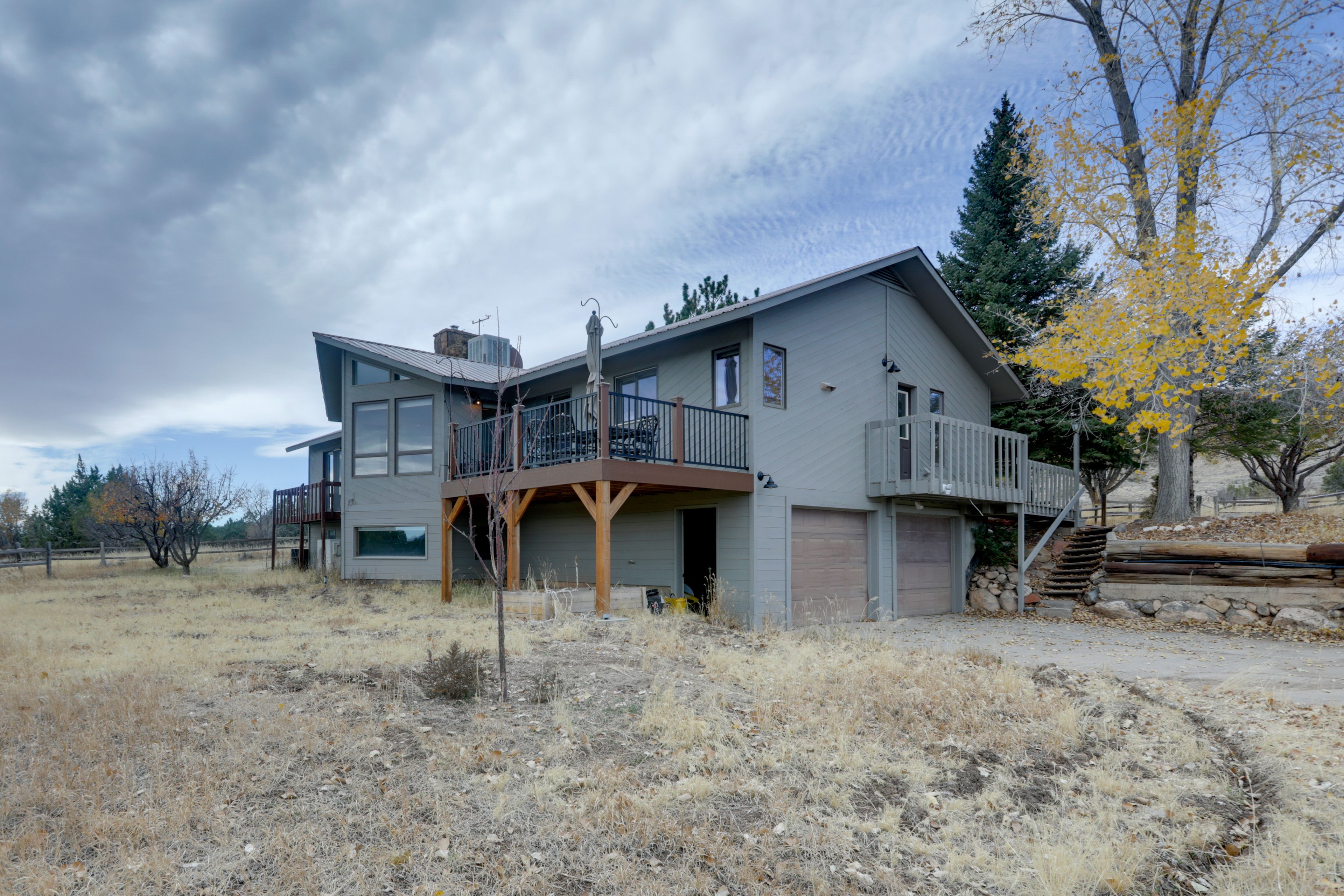Parking | Garage (2 Vehicles) | Driveway (4 Vehicles) | RV/Trailer Parking