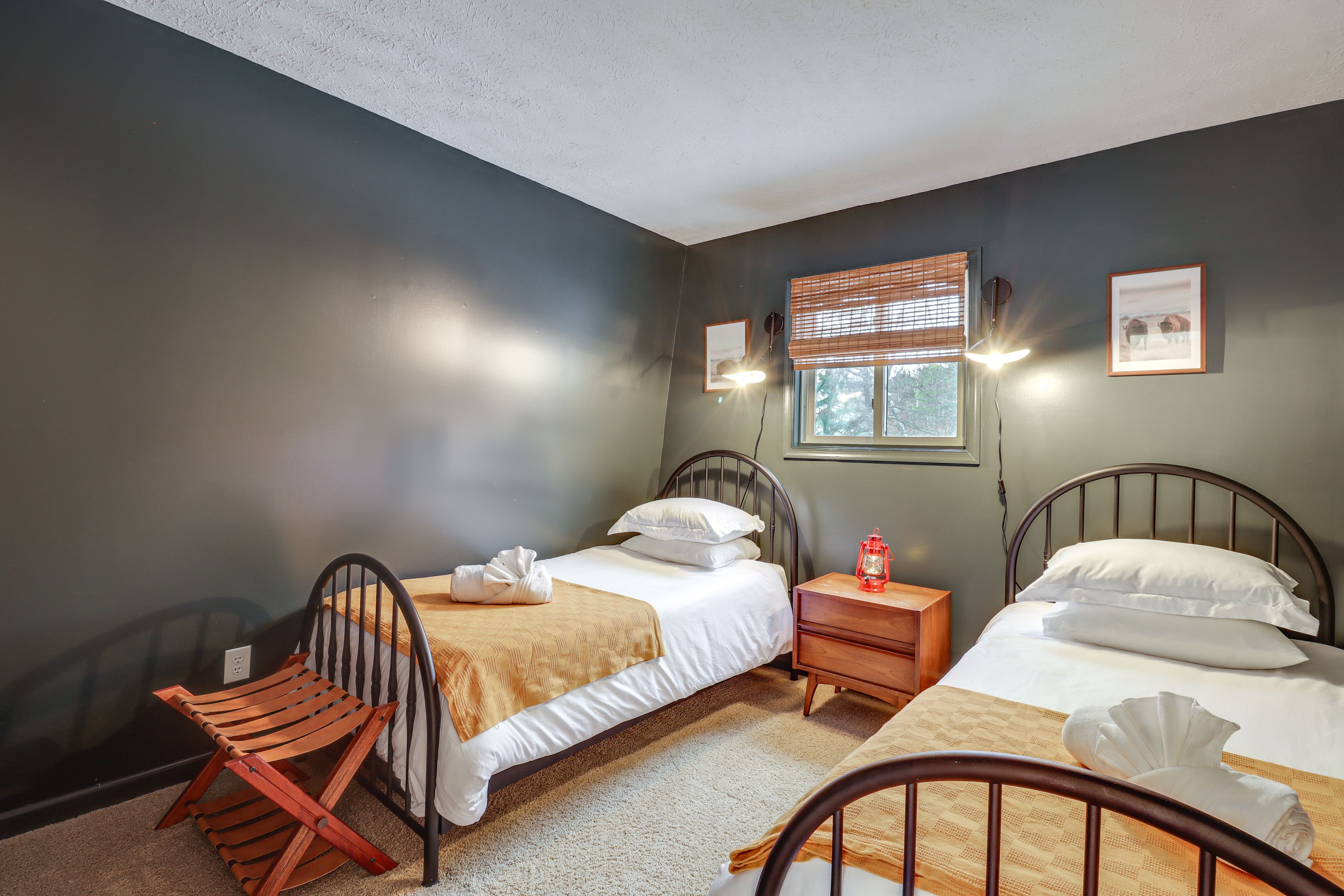 Bedroom 2 | 2 Twin Beds | 2nd Floor