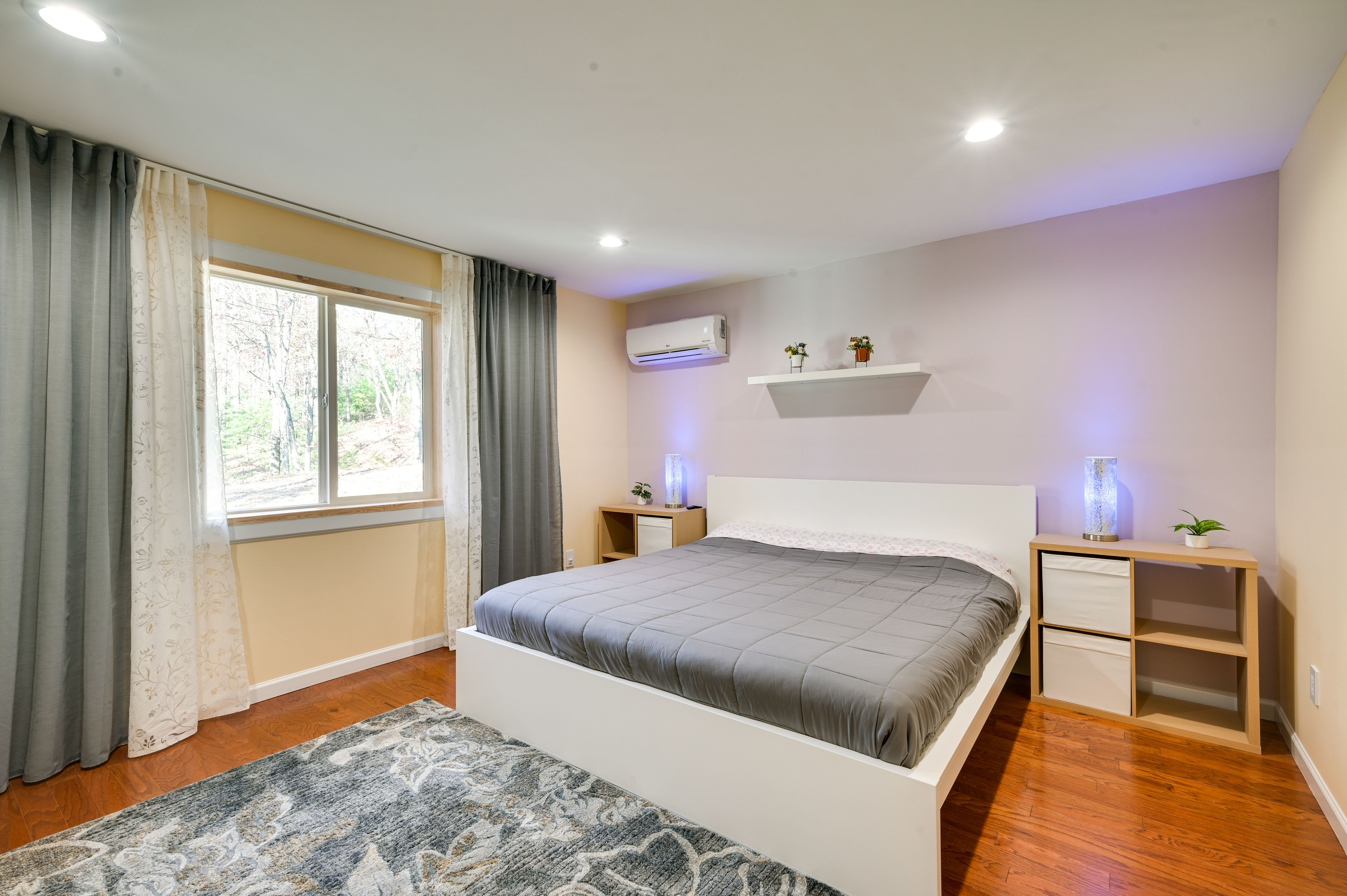 Bedroom 1 | King Bed | Linens Provided | Smart TV w/ Cable
