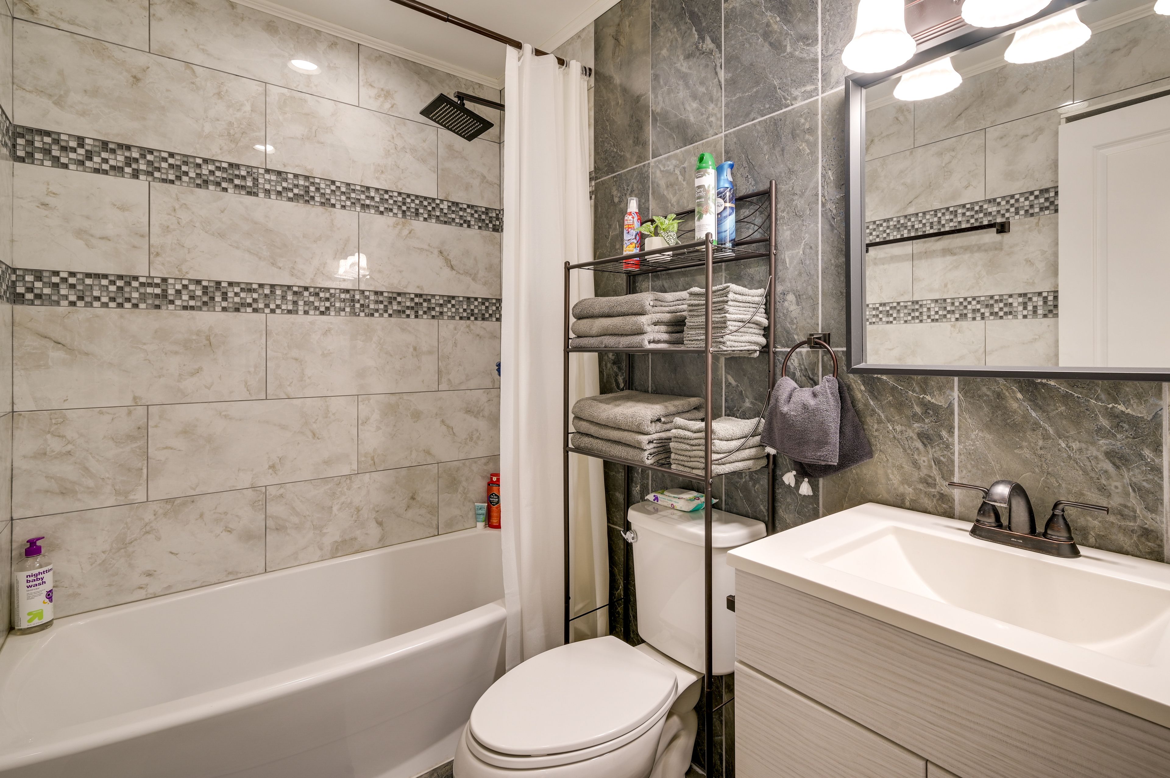 Full Bathroom