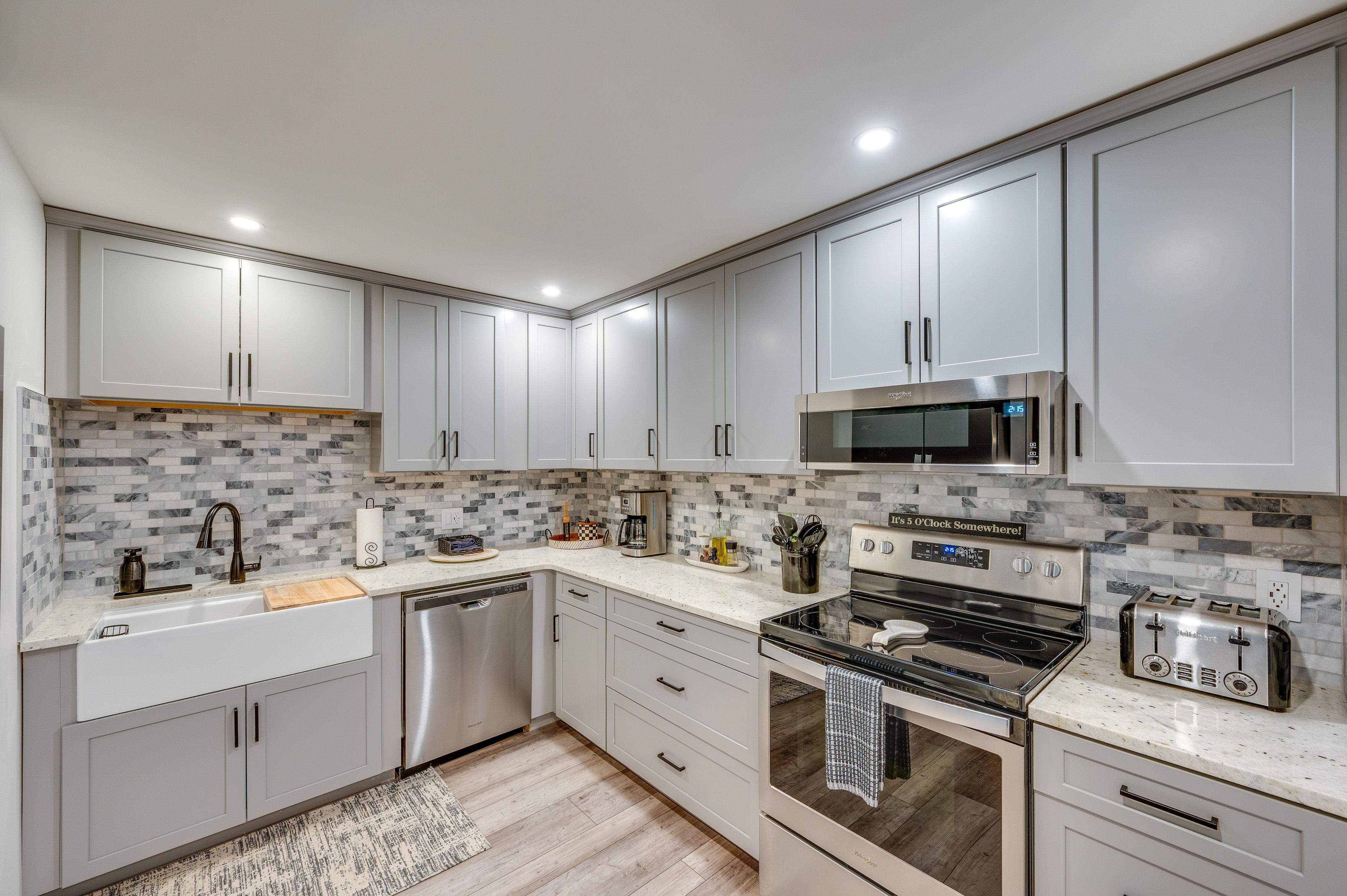 Fully Equipped Kitchen | Cooking Basics | Coffee Maker | Toaster