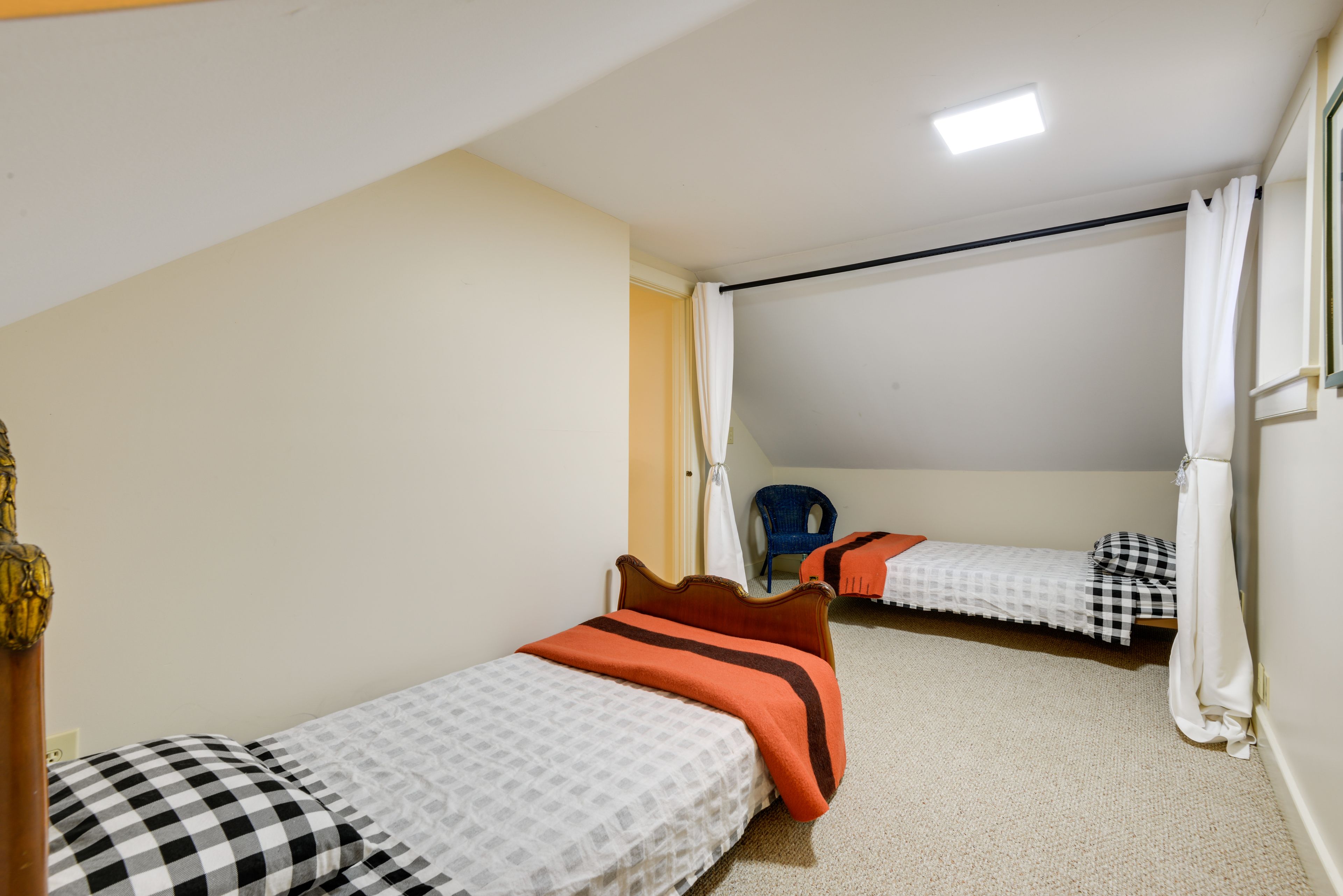 Office/Bonus Room | 2 Twin Beds | 2nd Floor