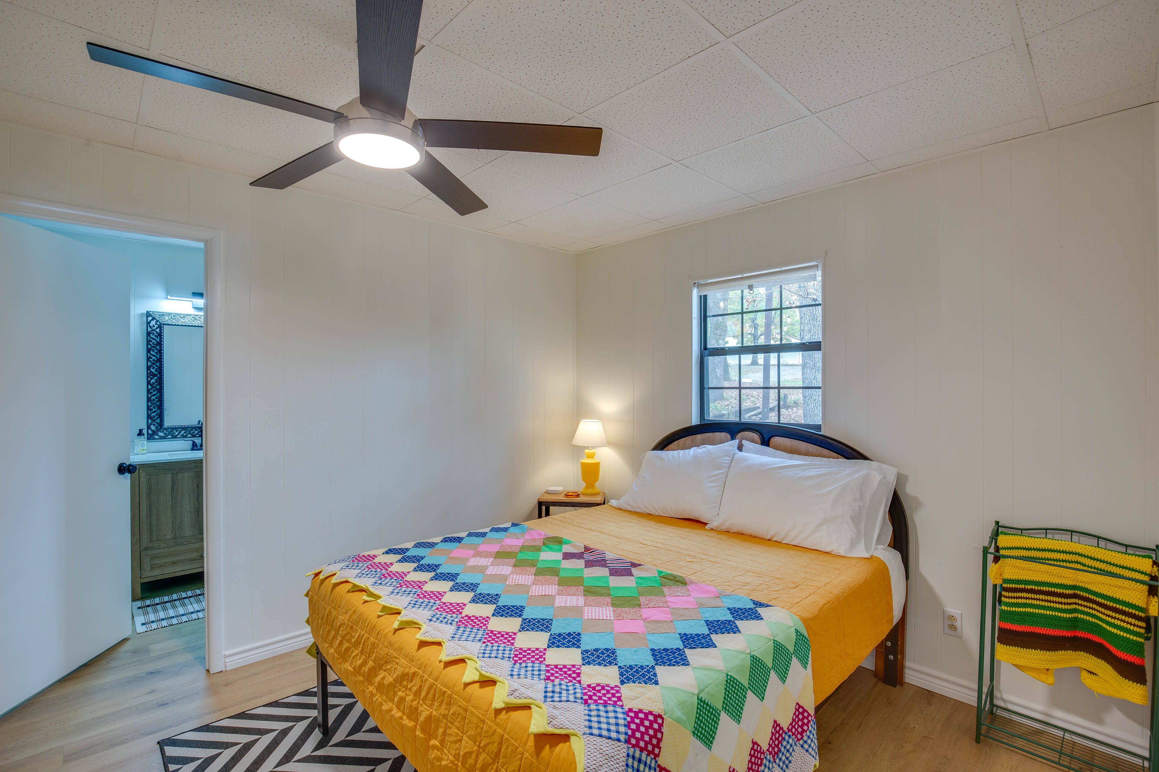 Bedroom 2 | Queen Bed