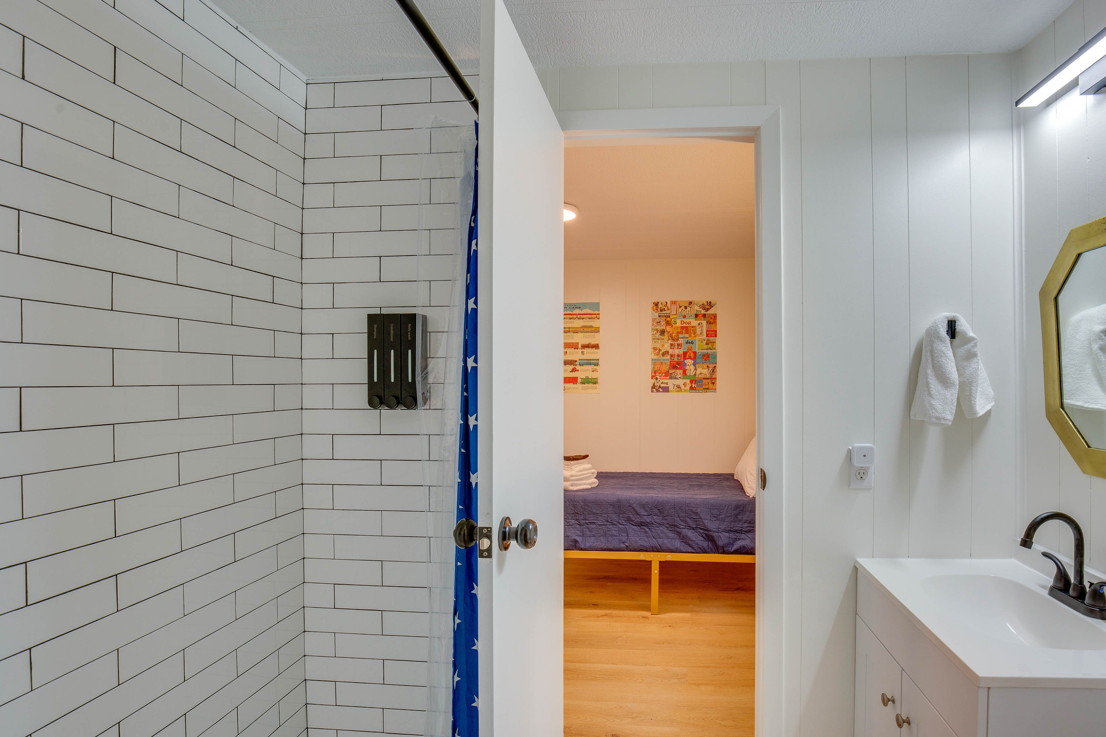 Full Bathroom