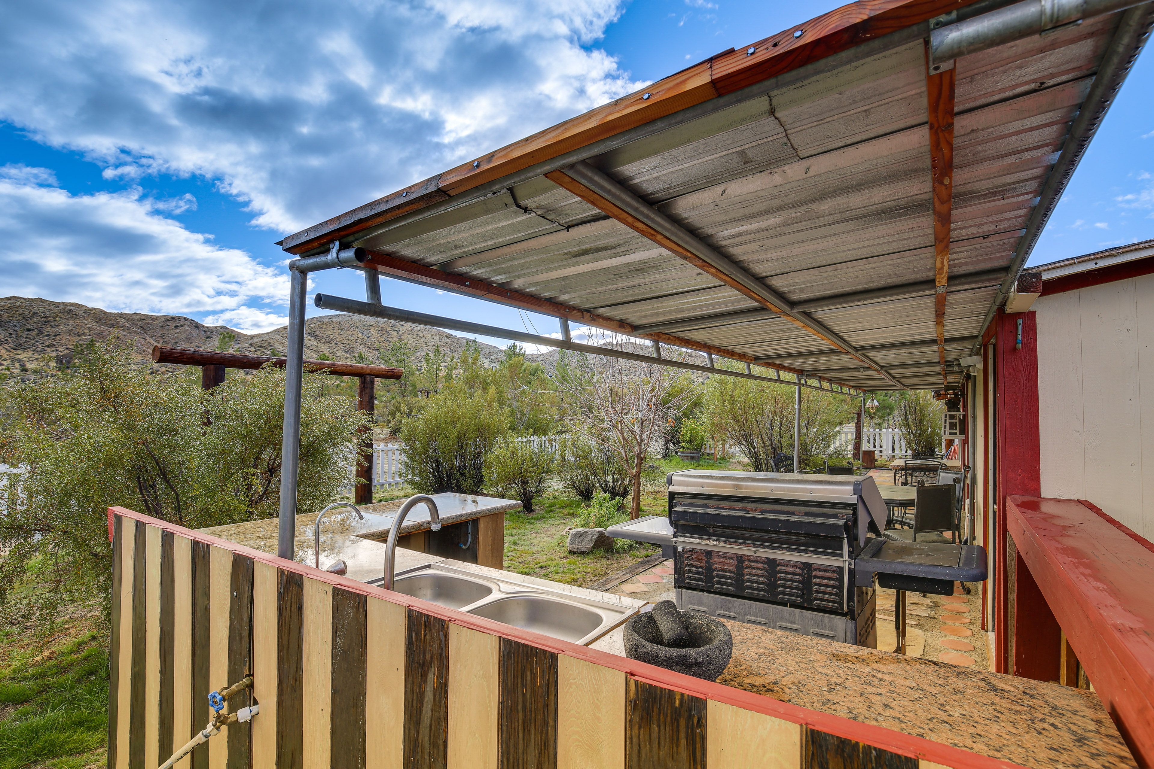 Outdoor Kitchen | Sink | Gas Grill