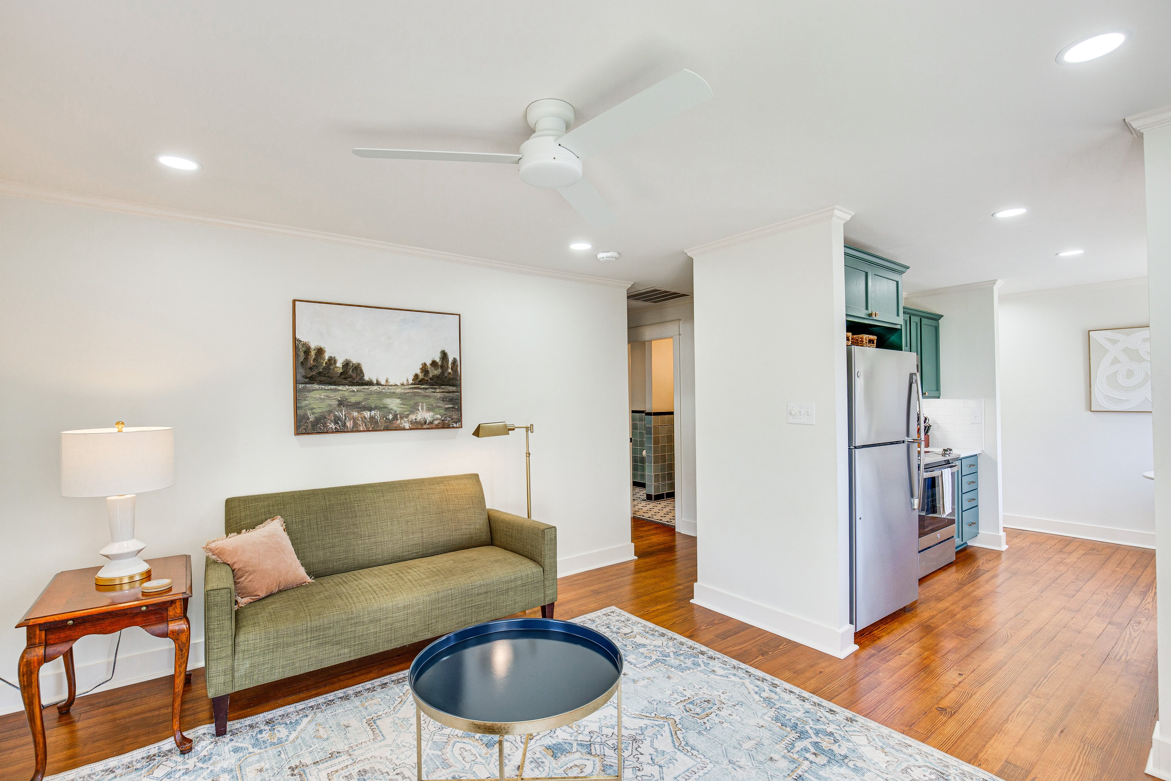 Living Room | Free WiFi | Smart TV | Central Heating & A/C