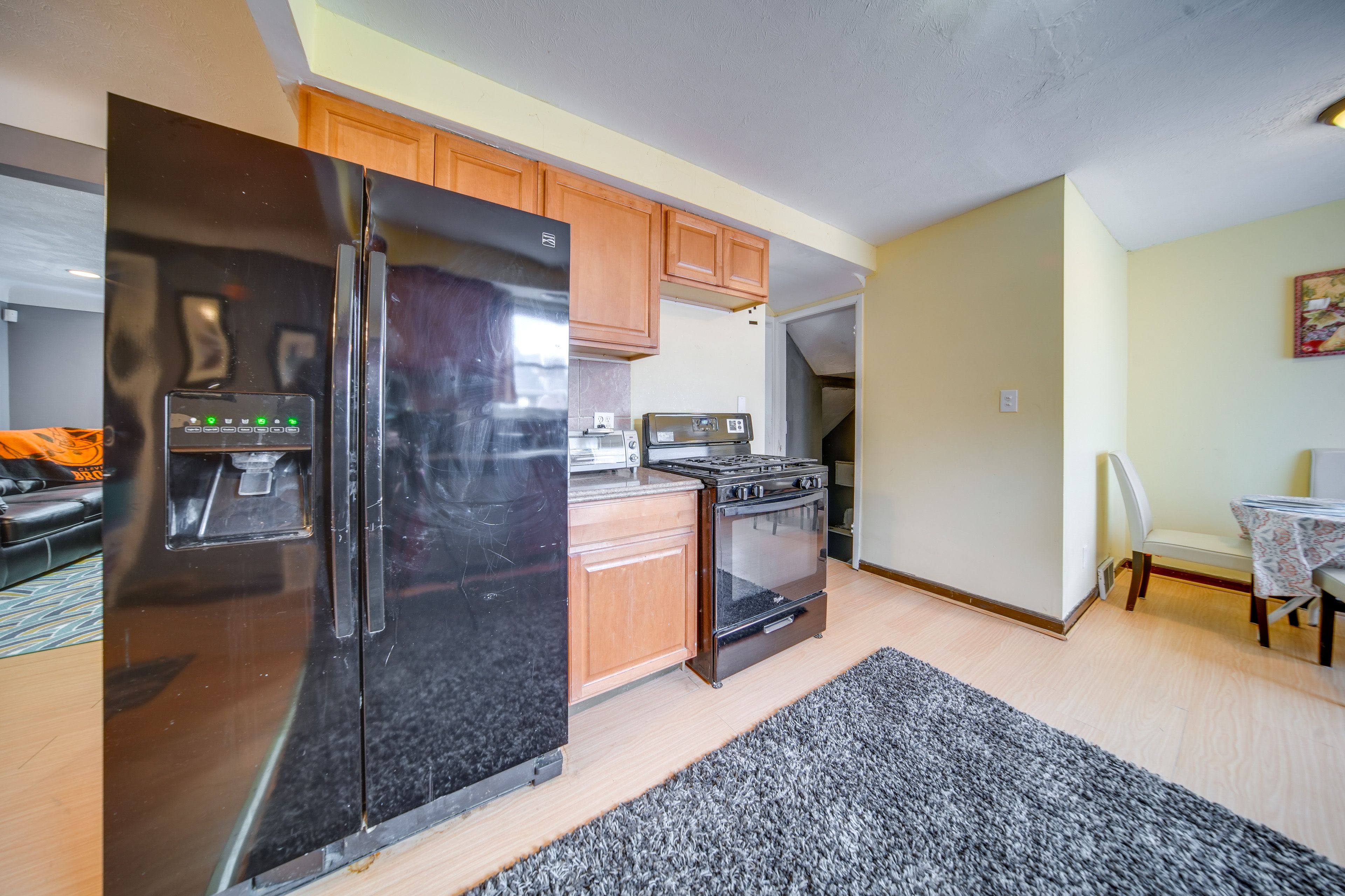 Eat-In Kitchen