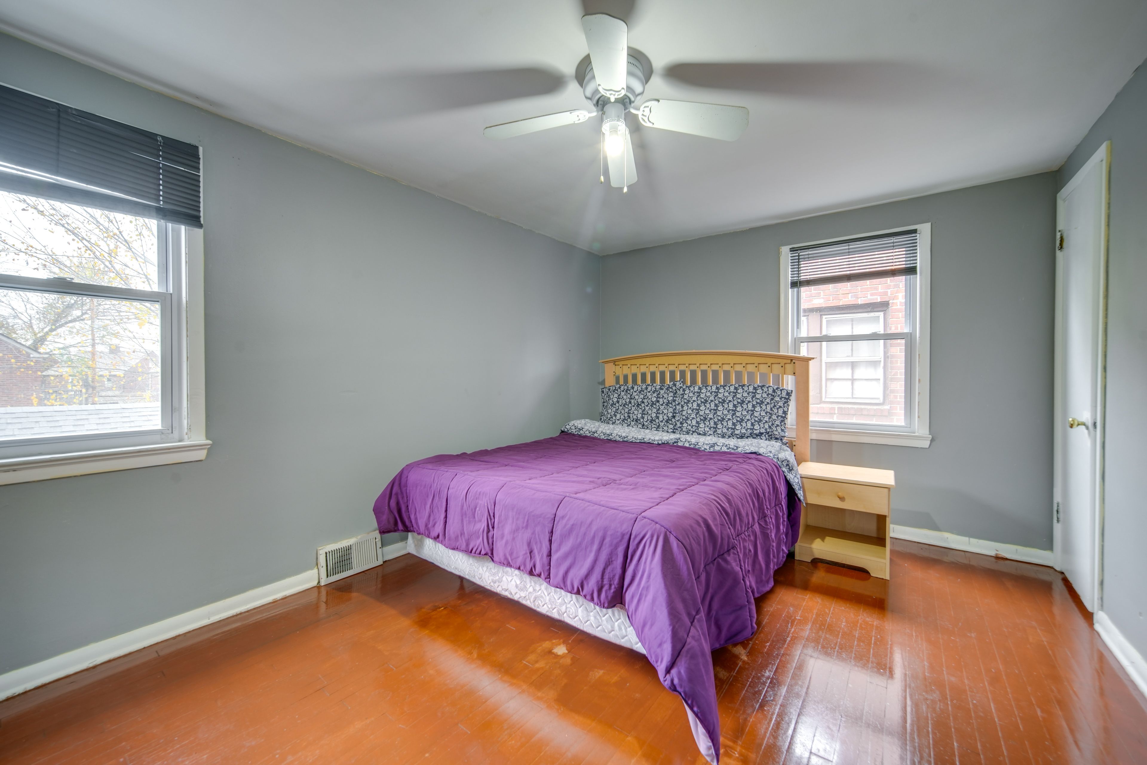 Bedroom 2 | Queen Bed