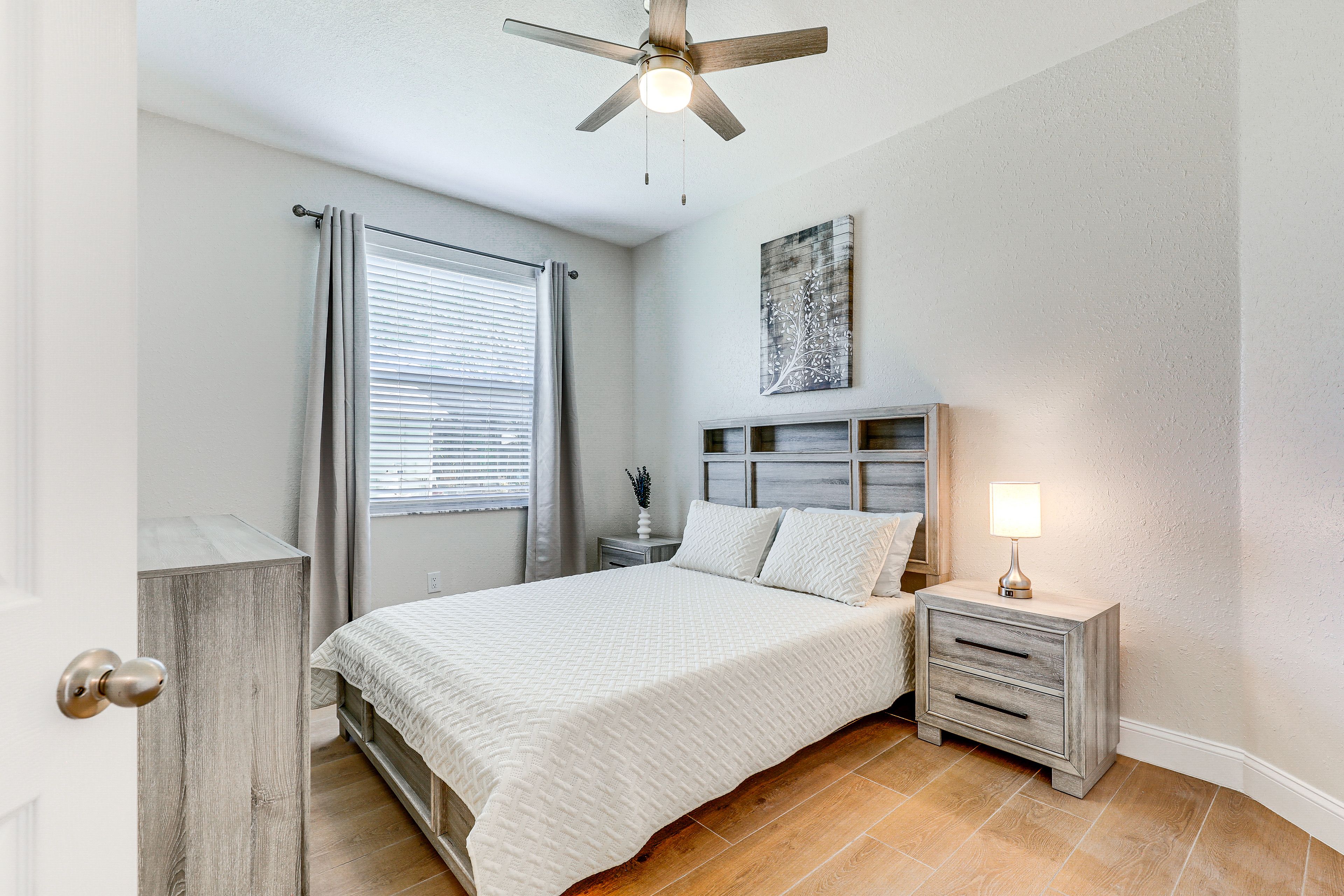 Bedroom 3 | Queen Bed
