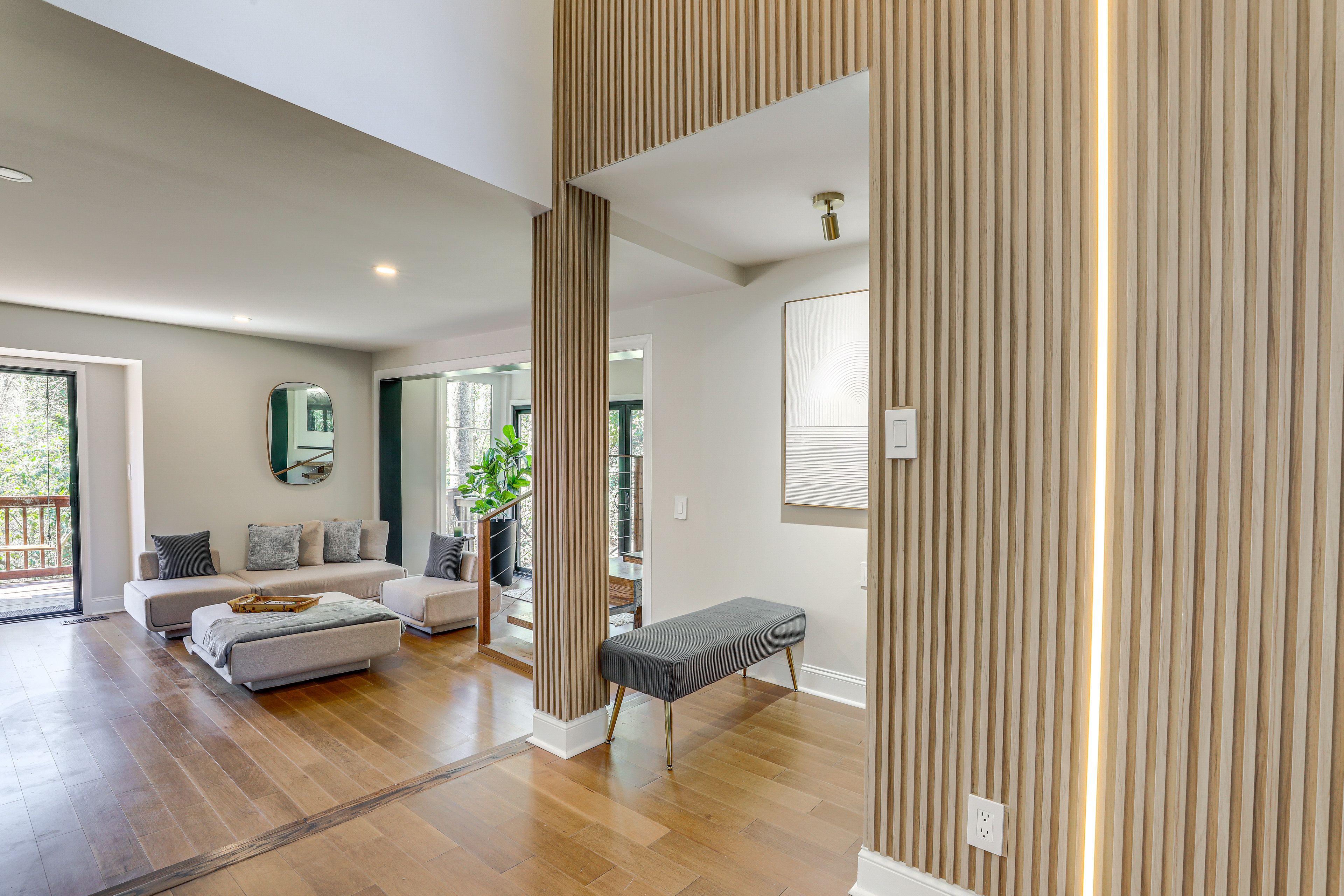 Living Room | Free WiFi | Smart TV | Central A/C | Multi-Level Home