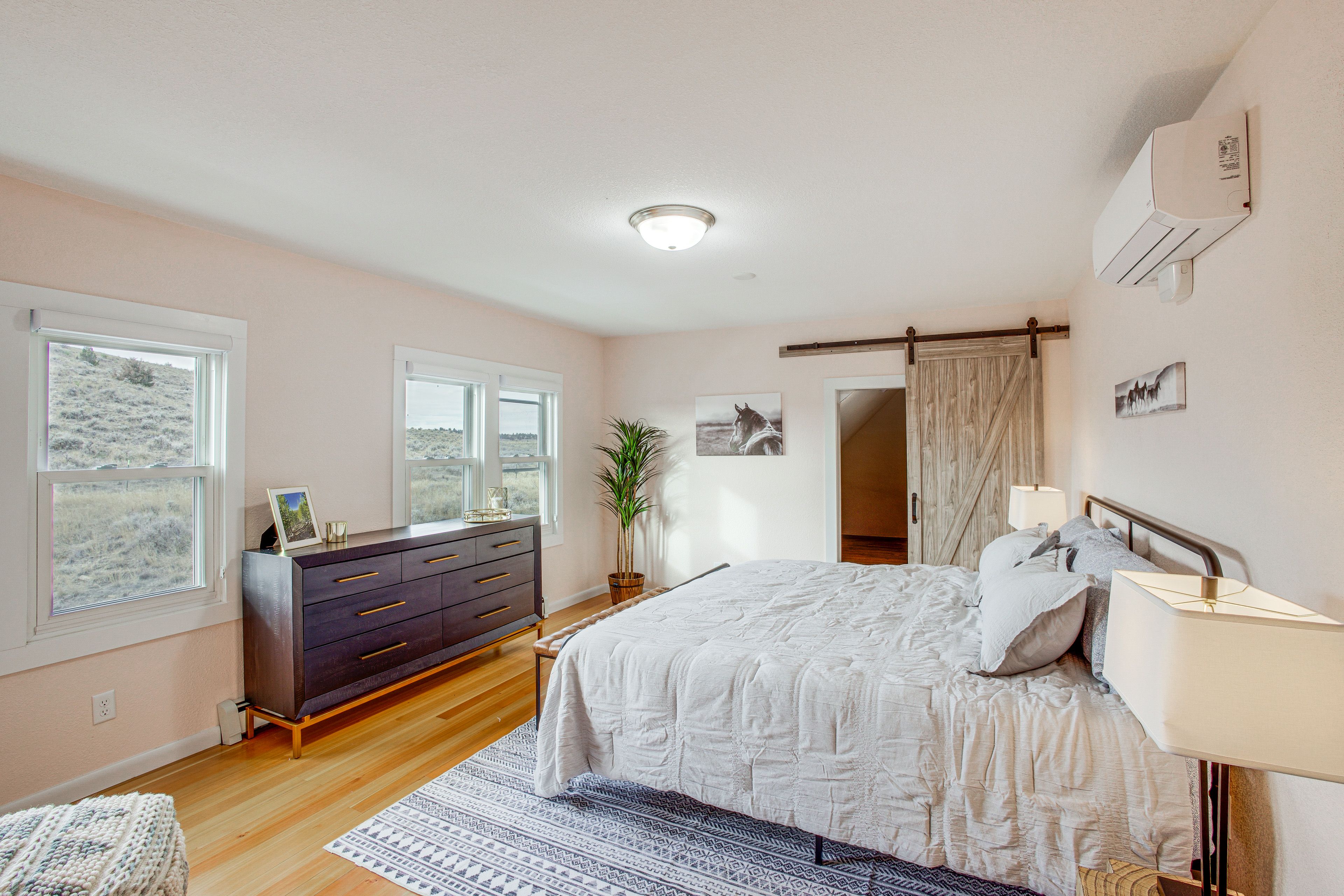 Bedroom 2 | King Bed
