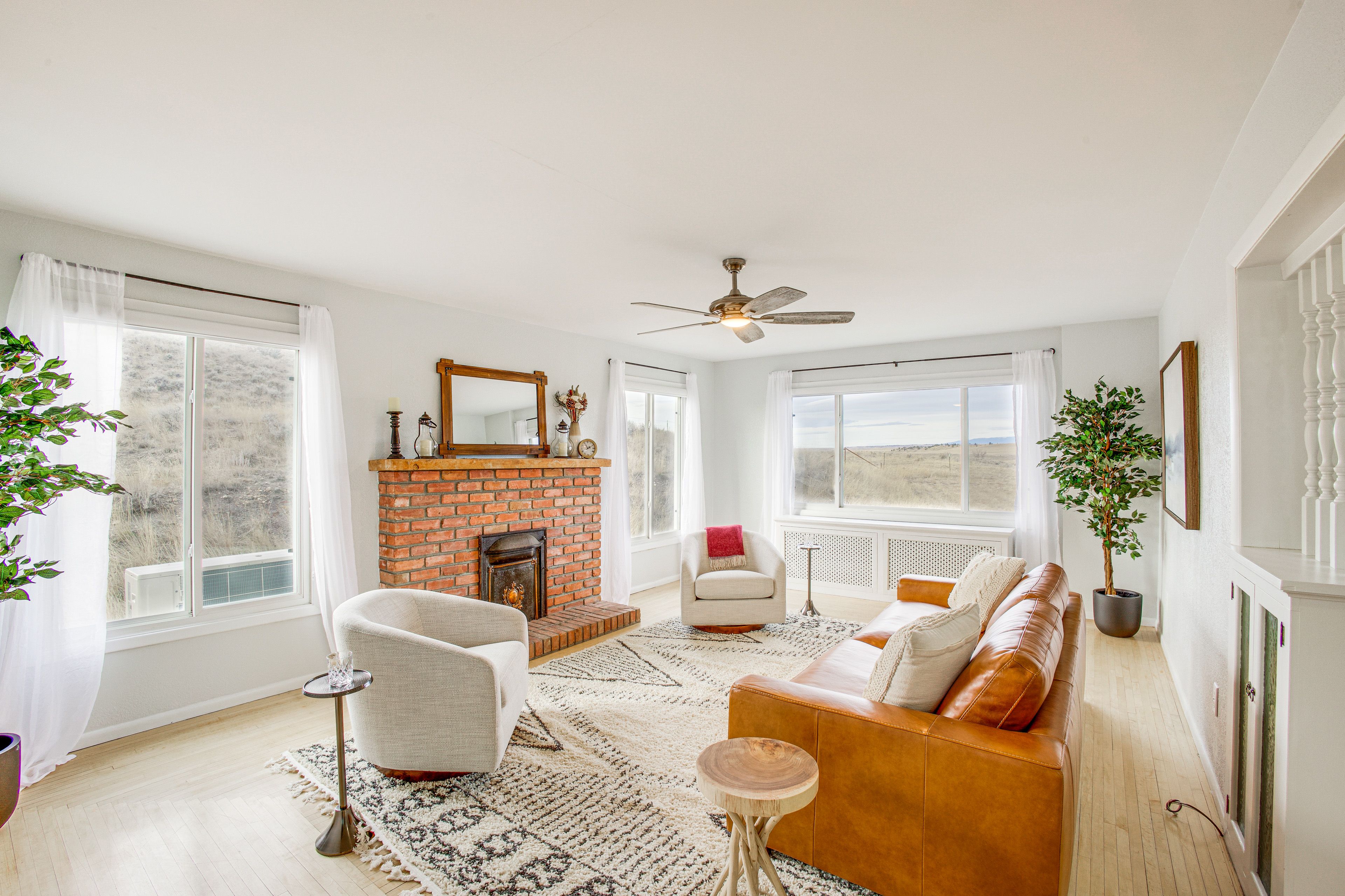 Ryegate Vacation Rental | 6BR | 3BA | 4,000 Sq Ft | Access Only By Stairs