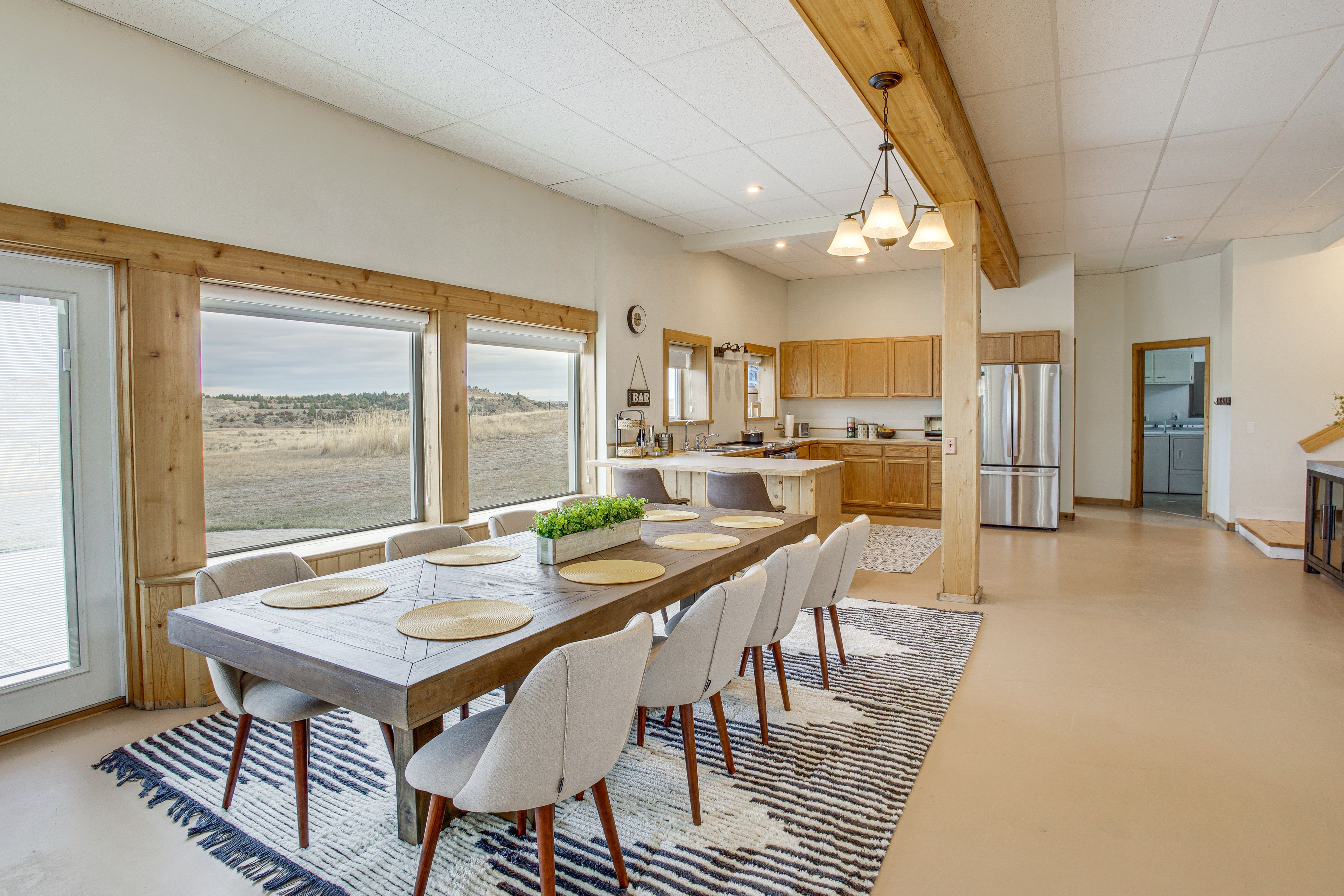 Dining Area | Dishware & Flatware Provided | Central A/C & Heating