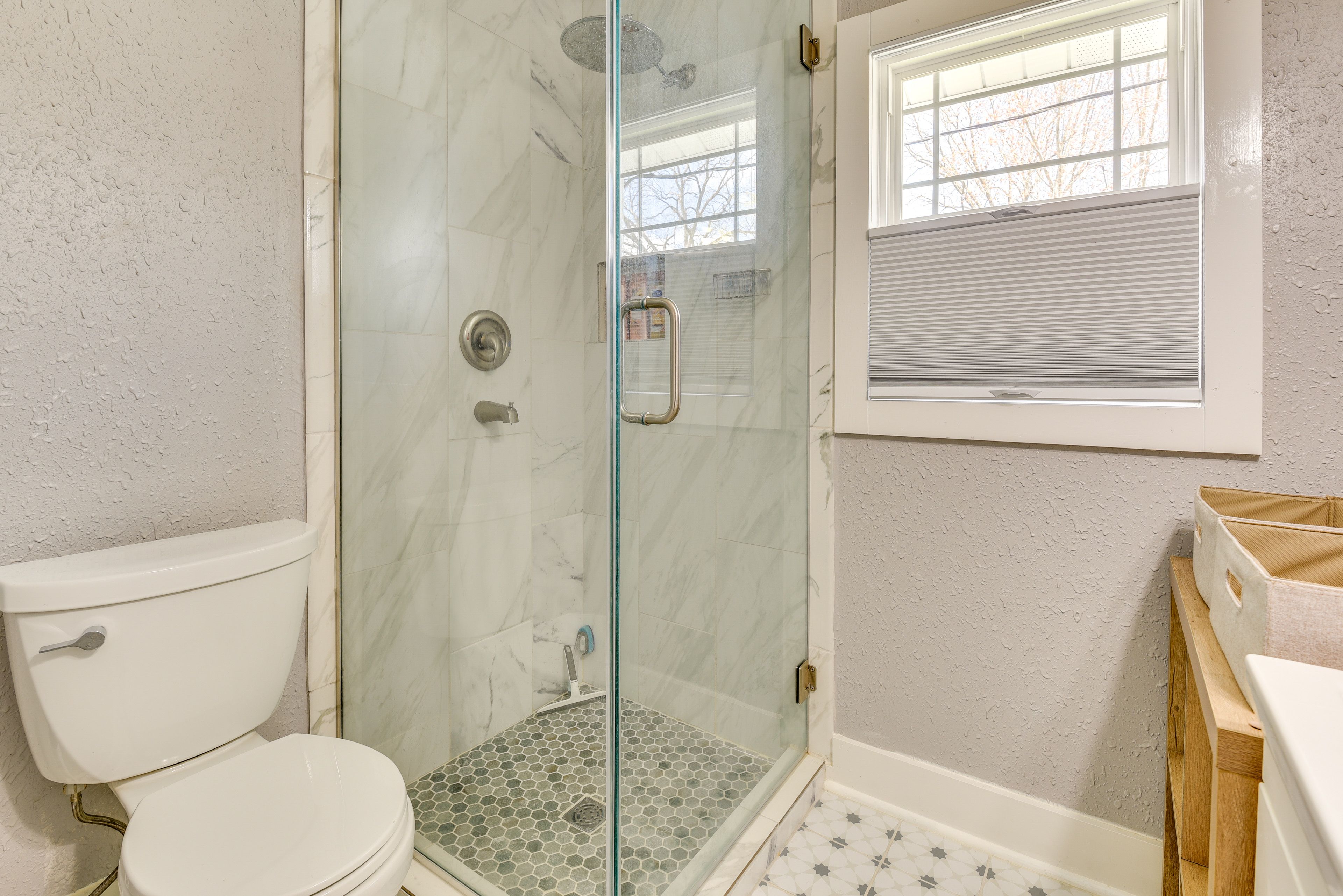 Full Bathroom | Towels Provided | Complimentary Toiletries