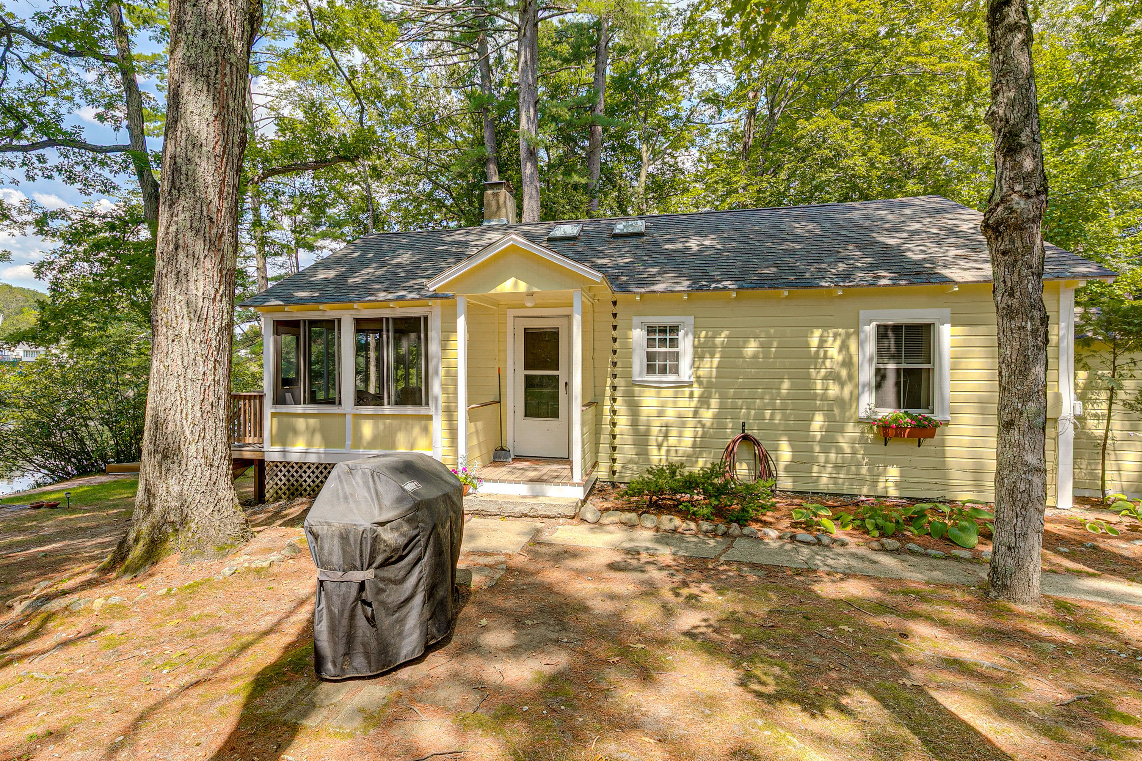 Side Yard | Gas Grill