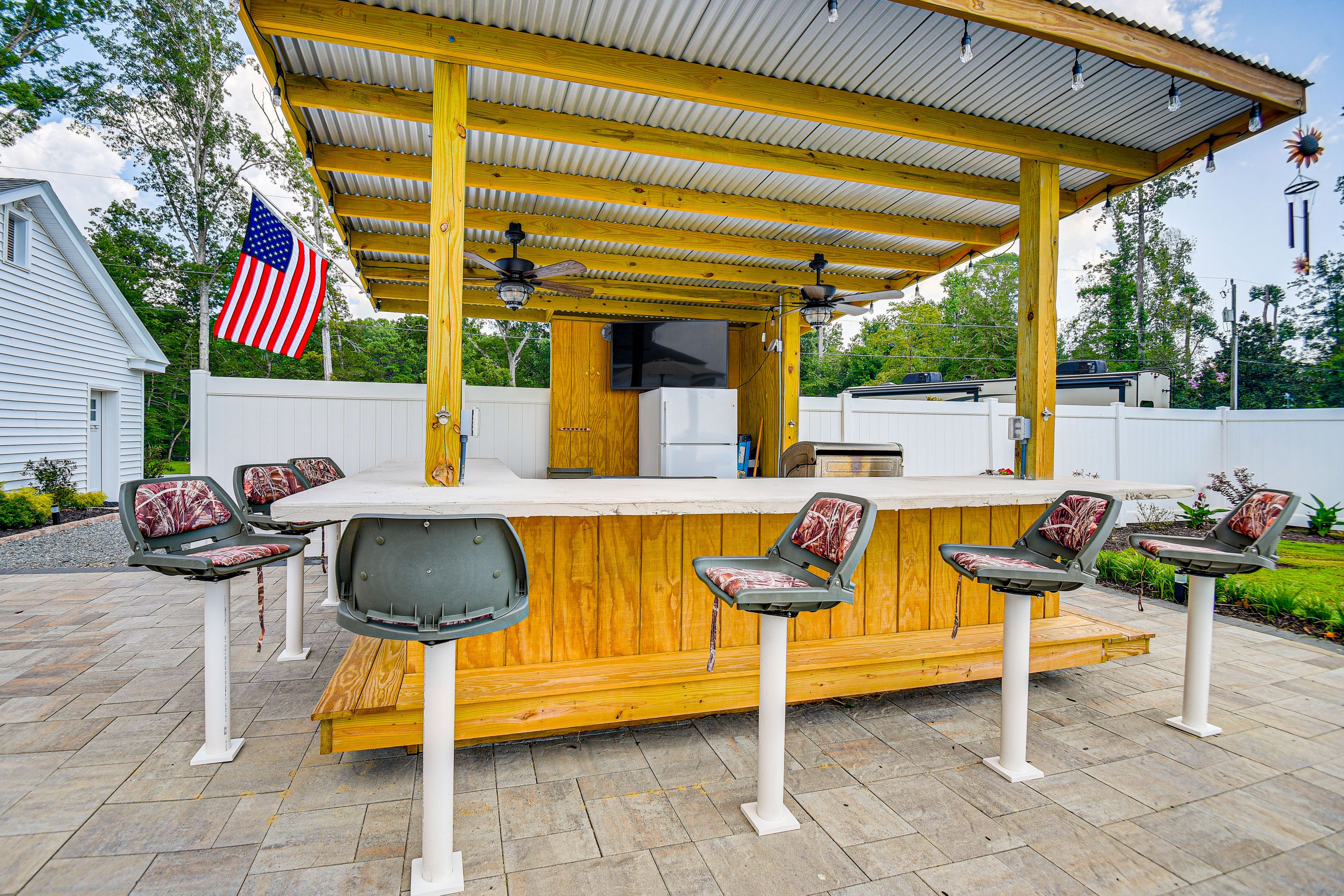Outdoor Cooking Area | Bar Seating | 2 Grills