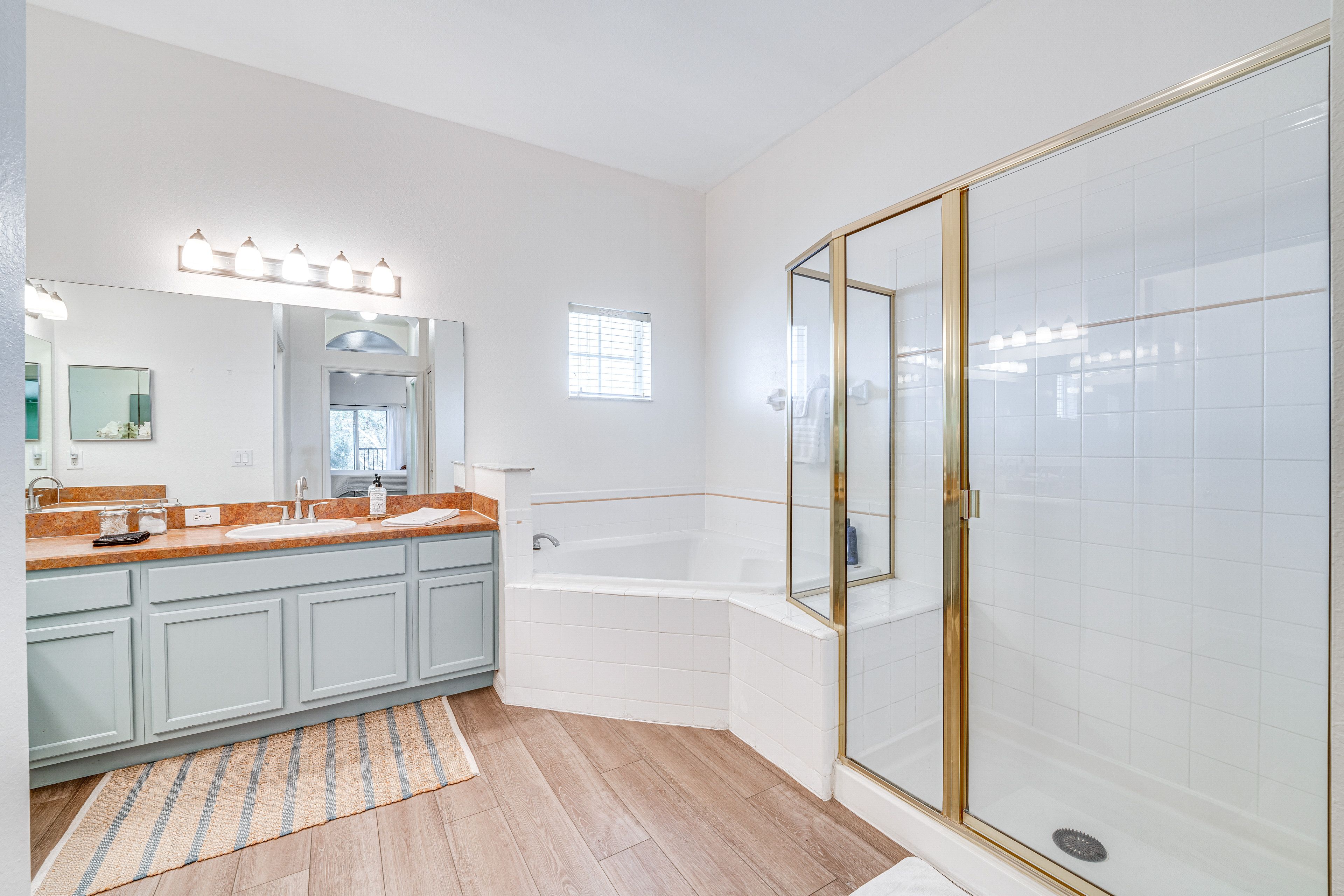 En-Suite Bathroom | Towels Provided | Complimentary Toiletries