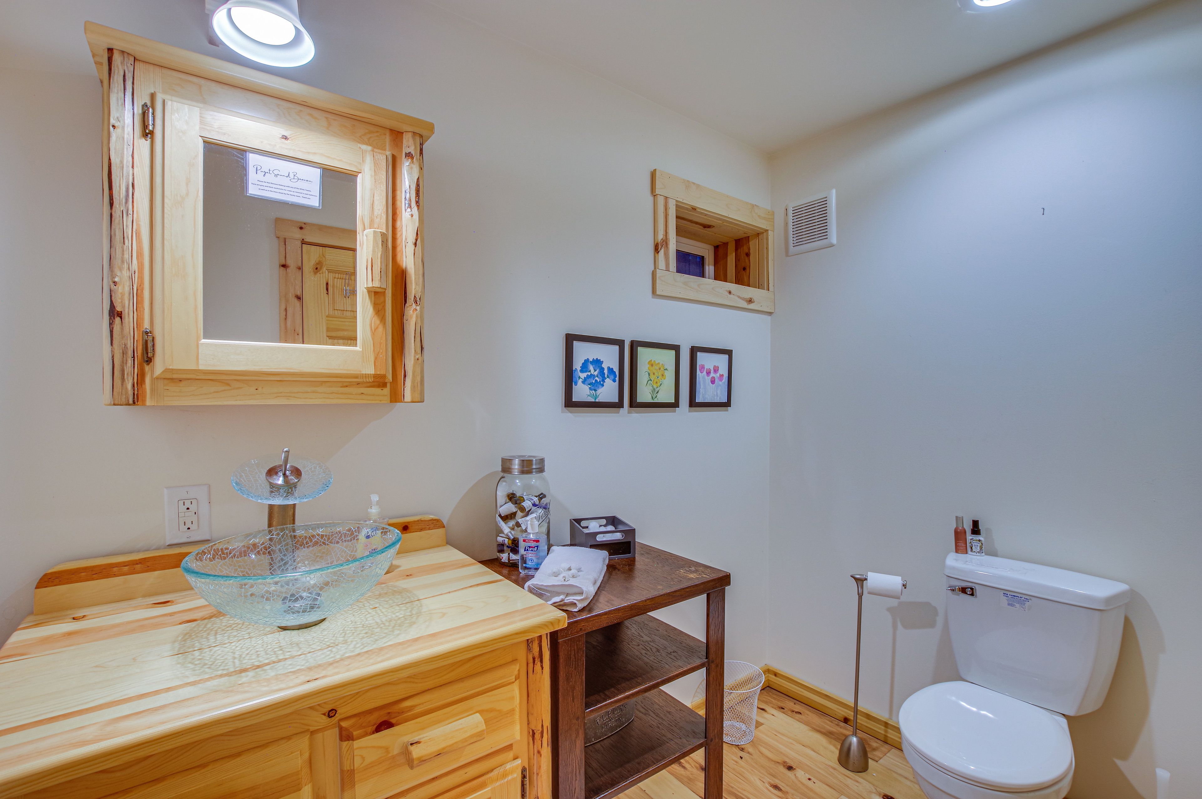 Half Bathroom | 1st Floor
