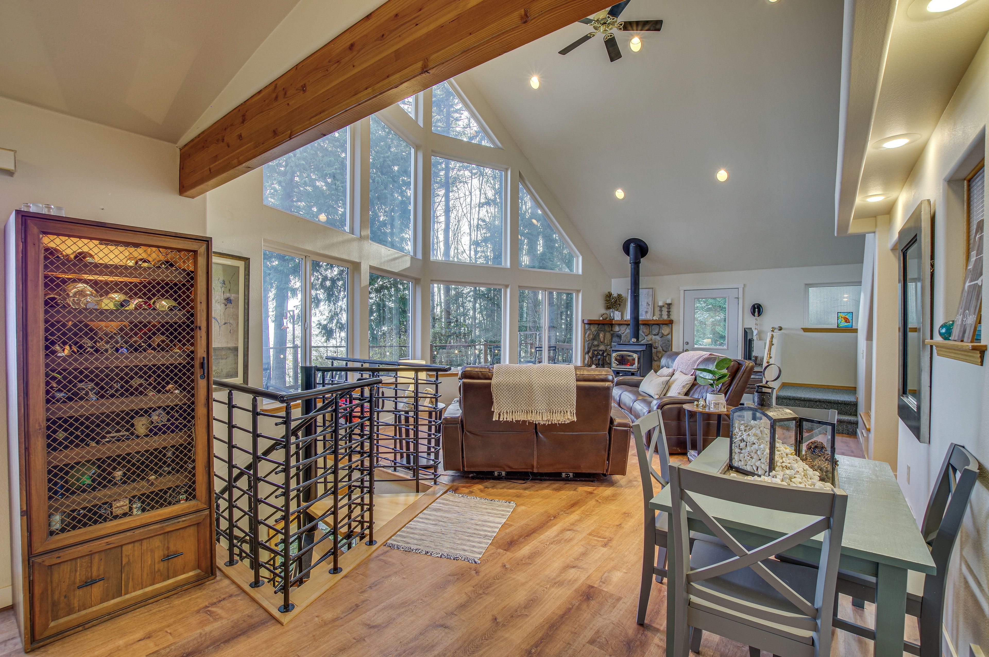 Living Room | Board Games | Wood-Burning Stove | Water/Mountain View | 2nd Floor