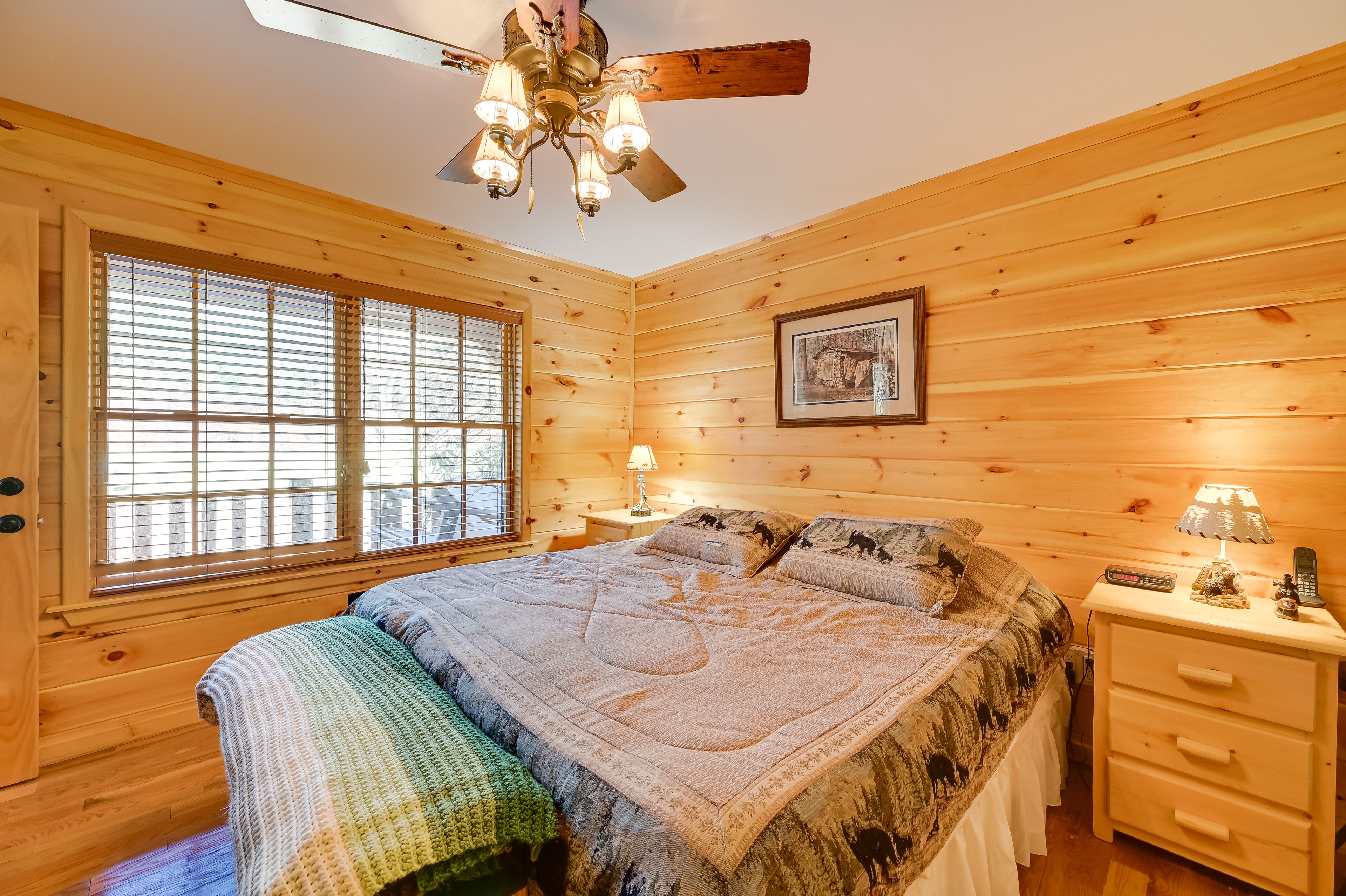 Bedroom 1 | King Bed