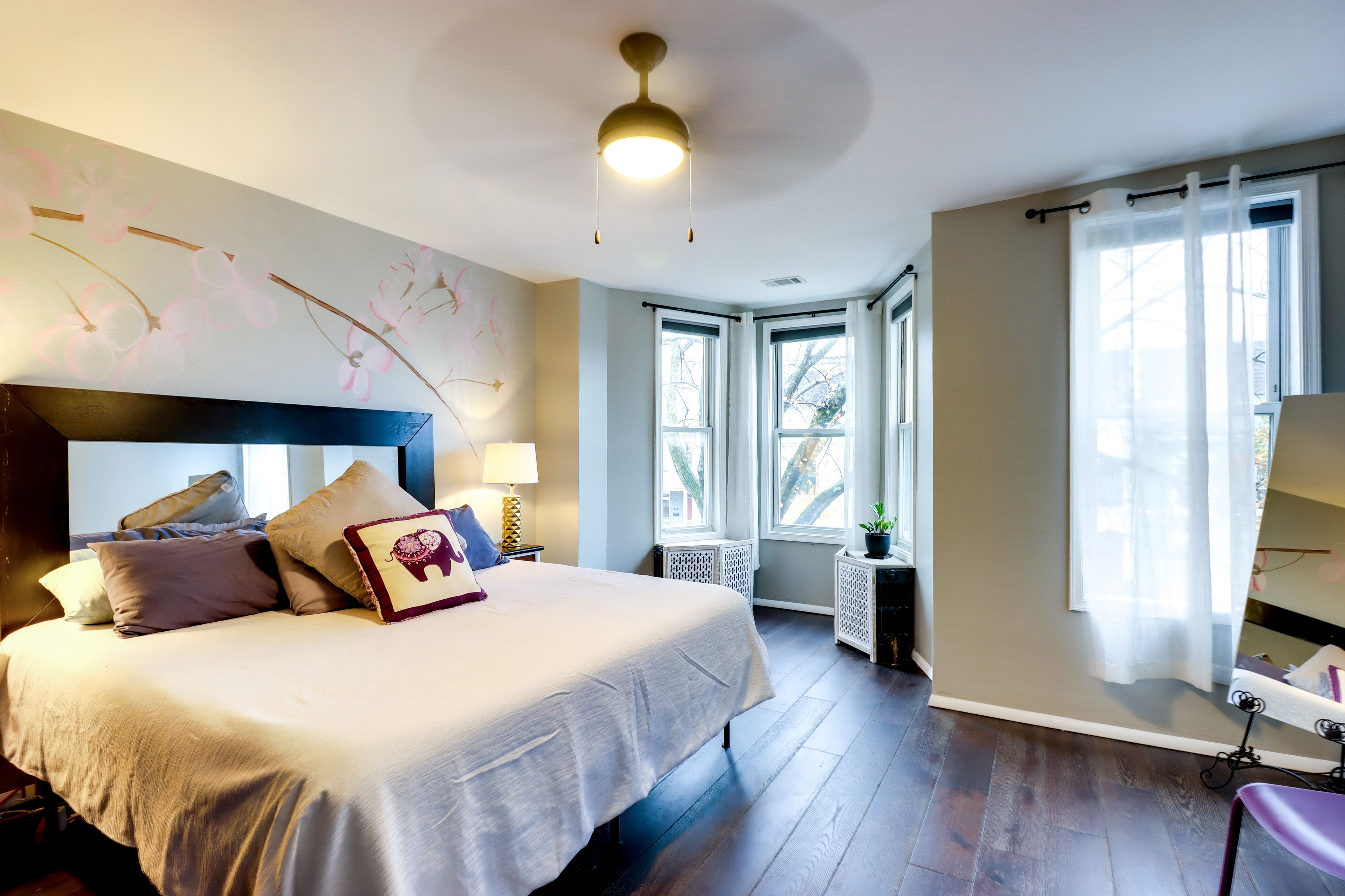 Bedroom 1 | King Bed